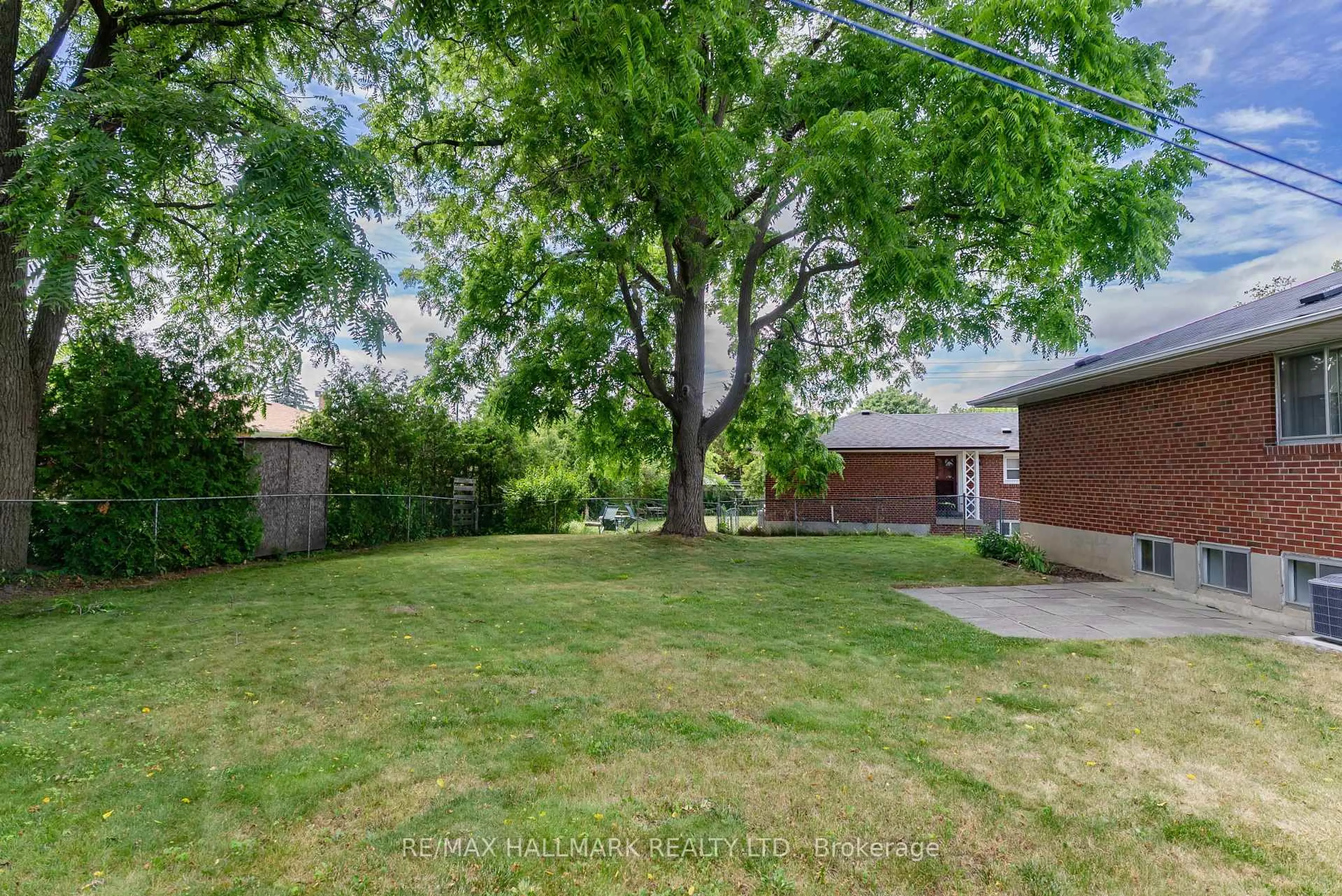 A pic from outside/outdoor area/front of a property/back of a property/a pic from drone, street for 5 Tinder Cres, Toronto Ontario M4A 1L2