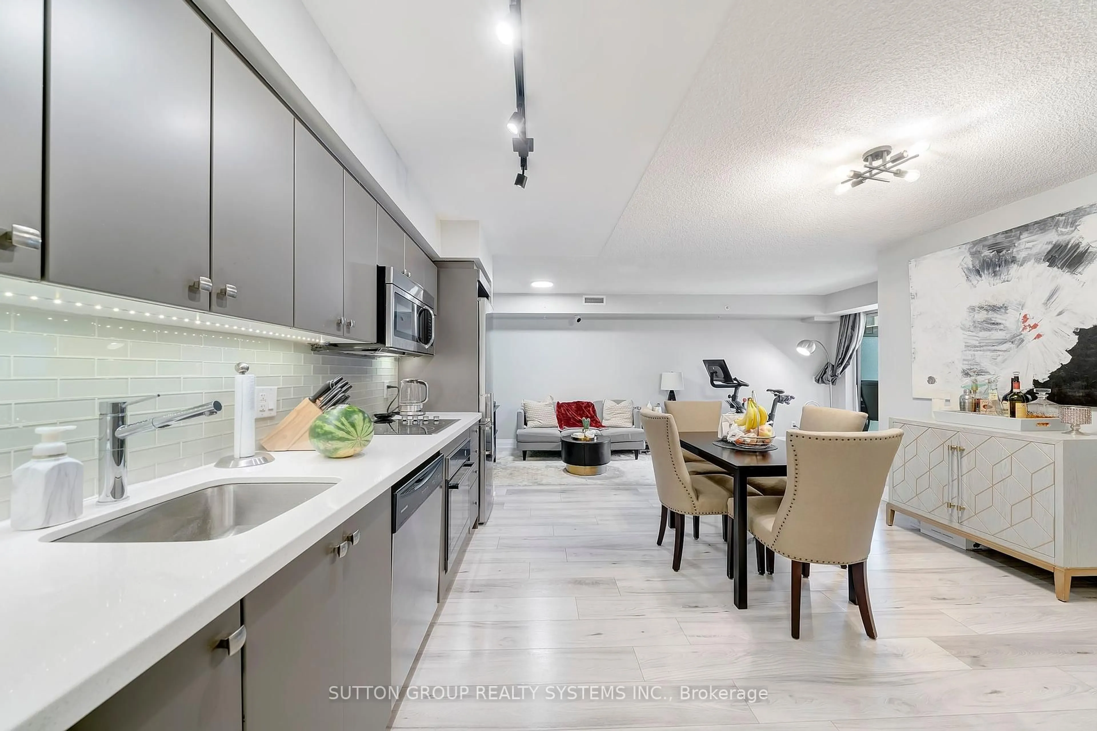 Open concept kitchen, ceramic/tile floor for 565 Wilson Ave #421, Toronto Ontario M3H 0C6