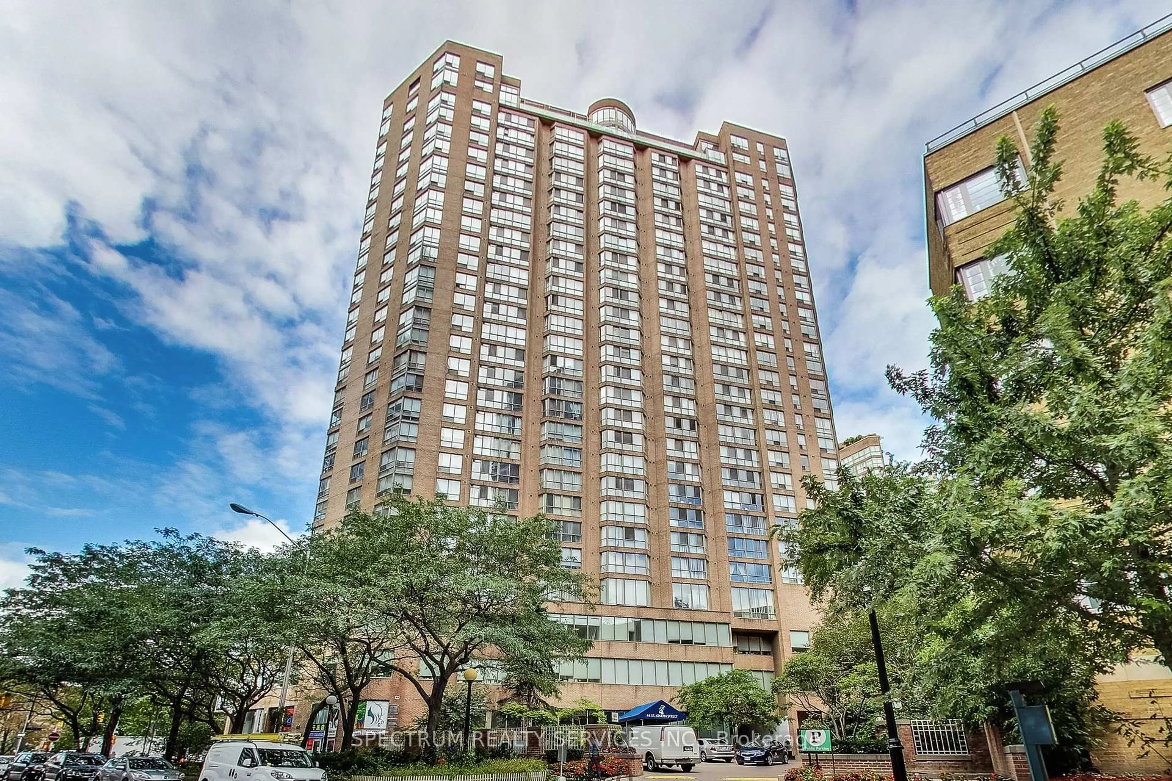 Patio, building for 44 St Joseph St #1605, Toronto Ontario M4Y 2W4