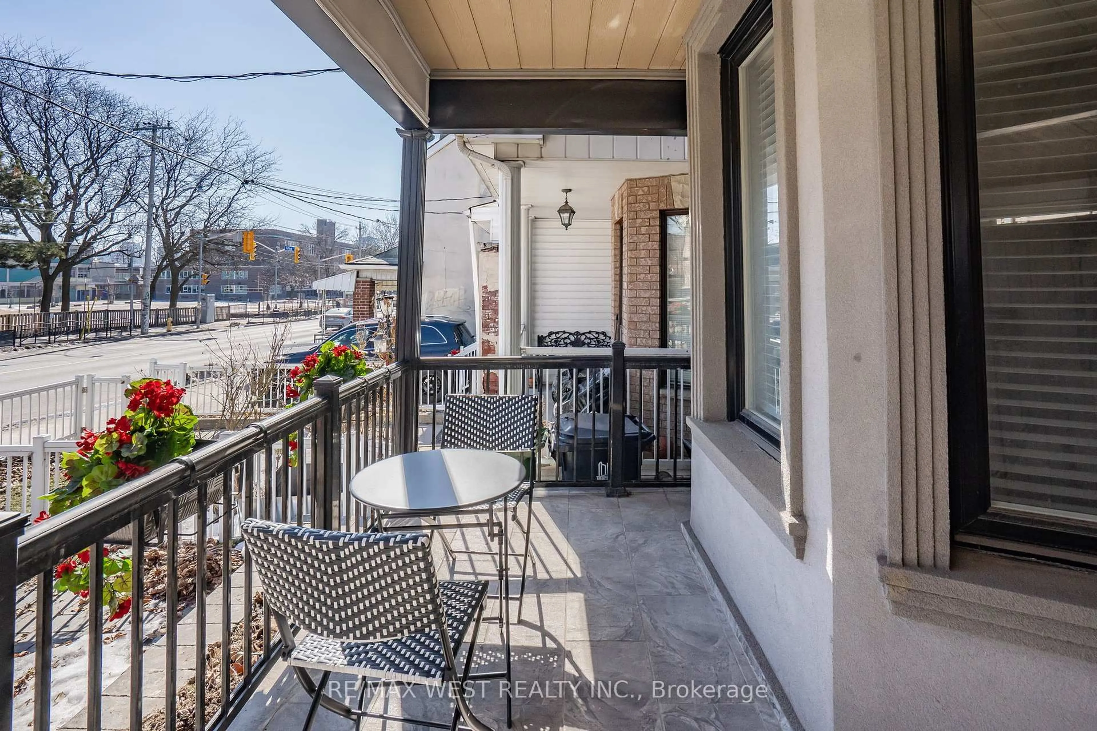 Patio, street for 540 Dufferin St, Toronto Ontario M6K 2A7