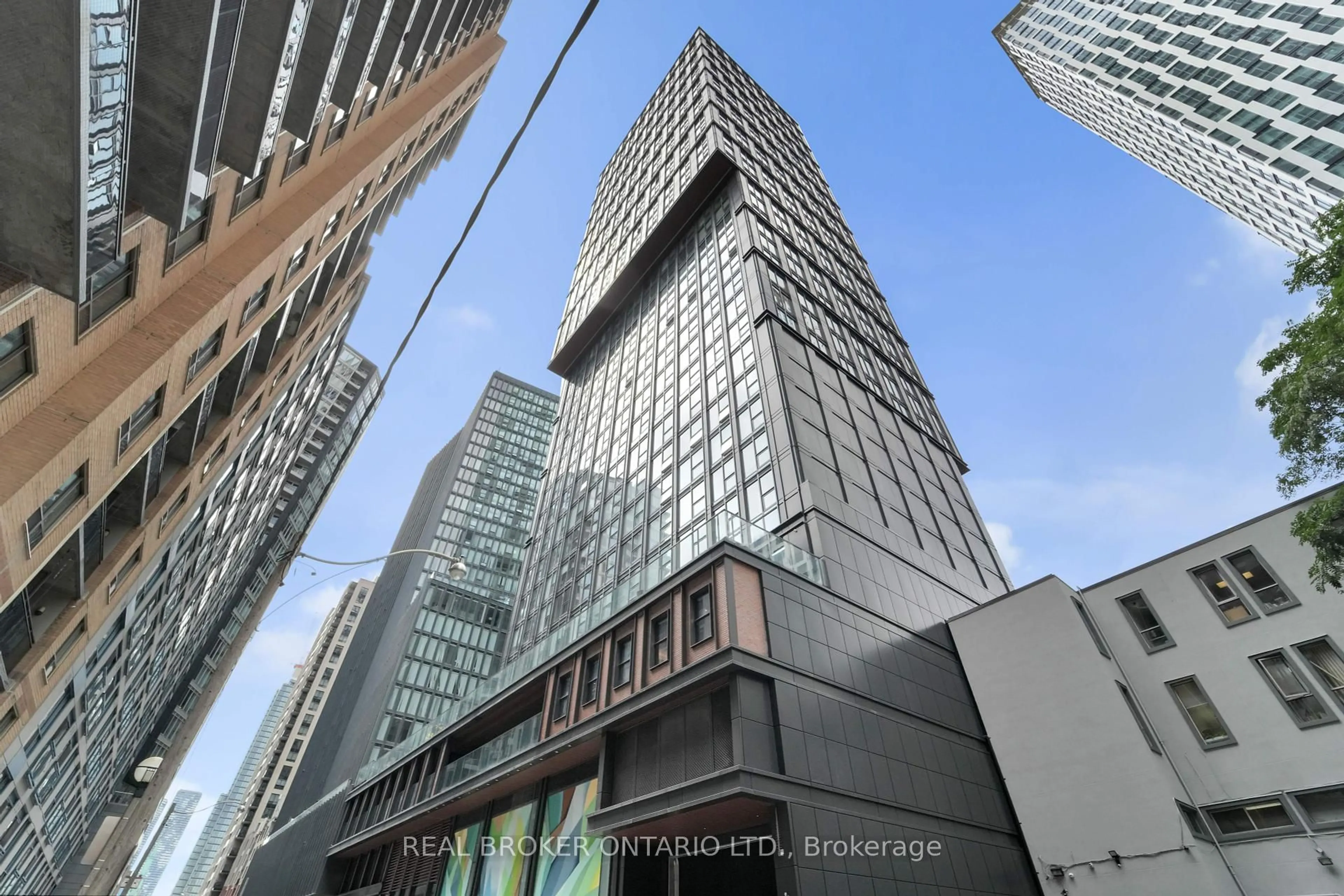 Indoor foyer for 82 Dalhousie St #1802, Toronto Ontario M5B 0C5