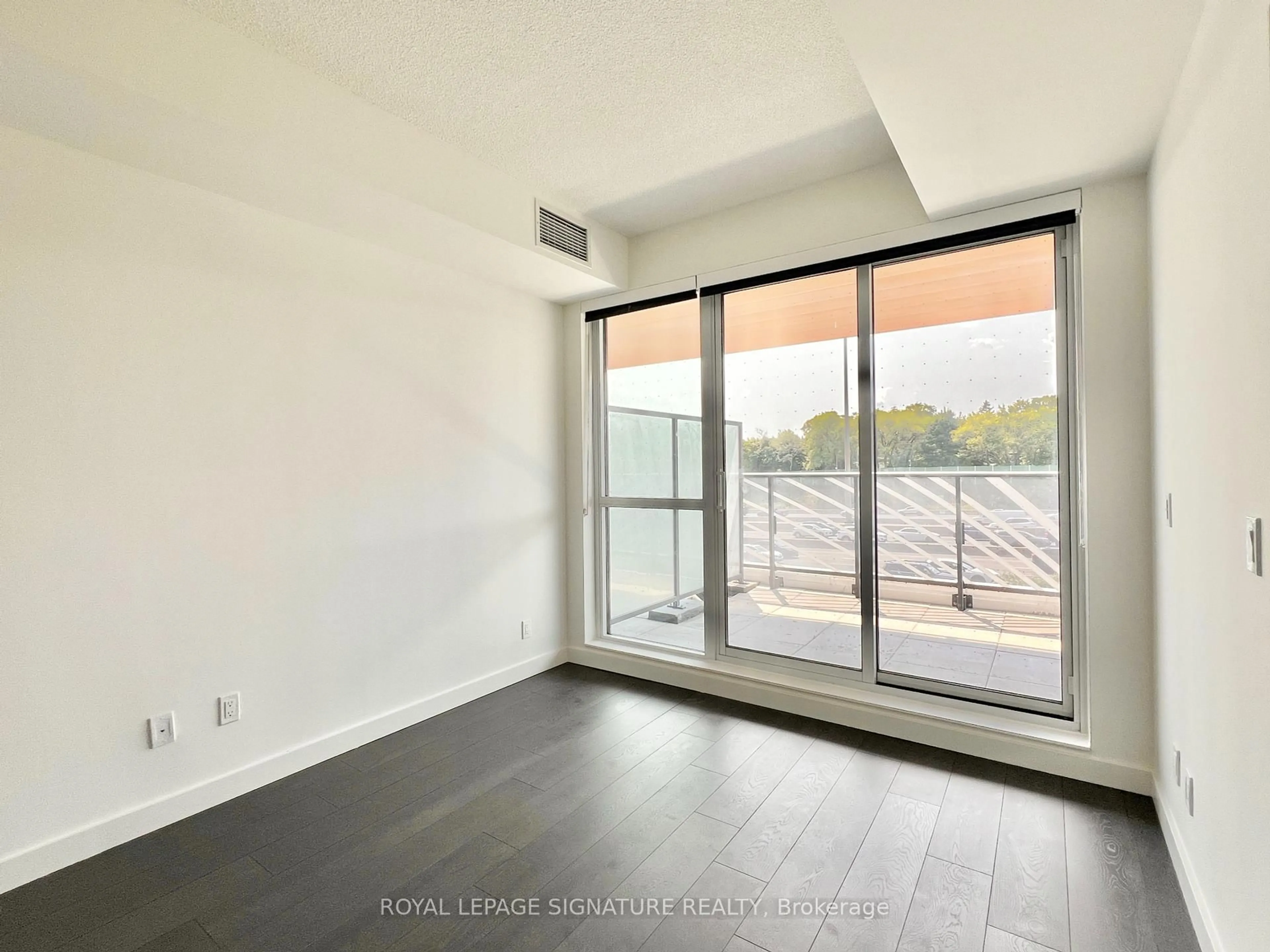 A pic of a room for 27 Mcmahon Dr #305, Toronto Ontario M2K 0J2