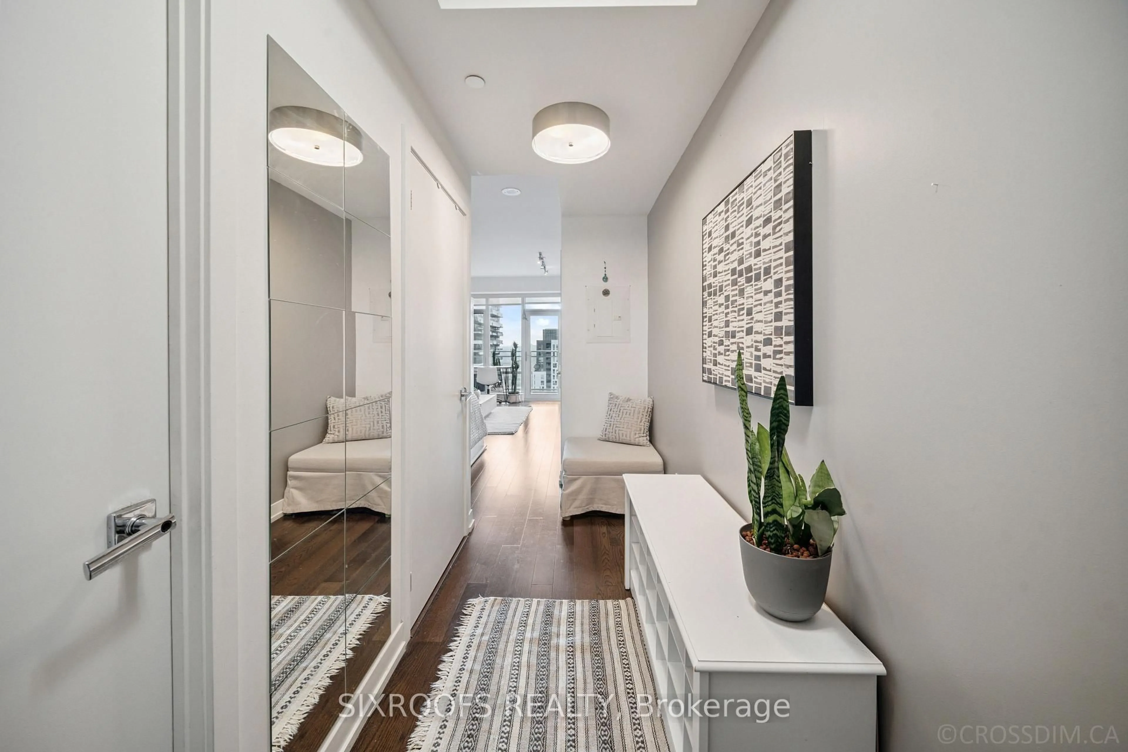 Indoor entryway for 21 Widmer St #3903, Toronto Ontario M5V 2E8