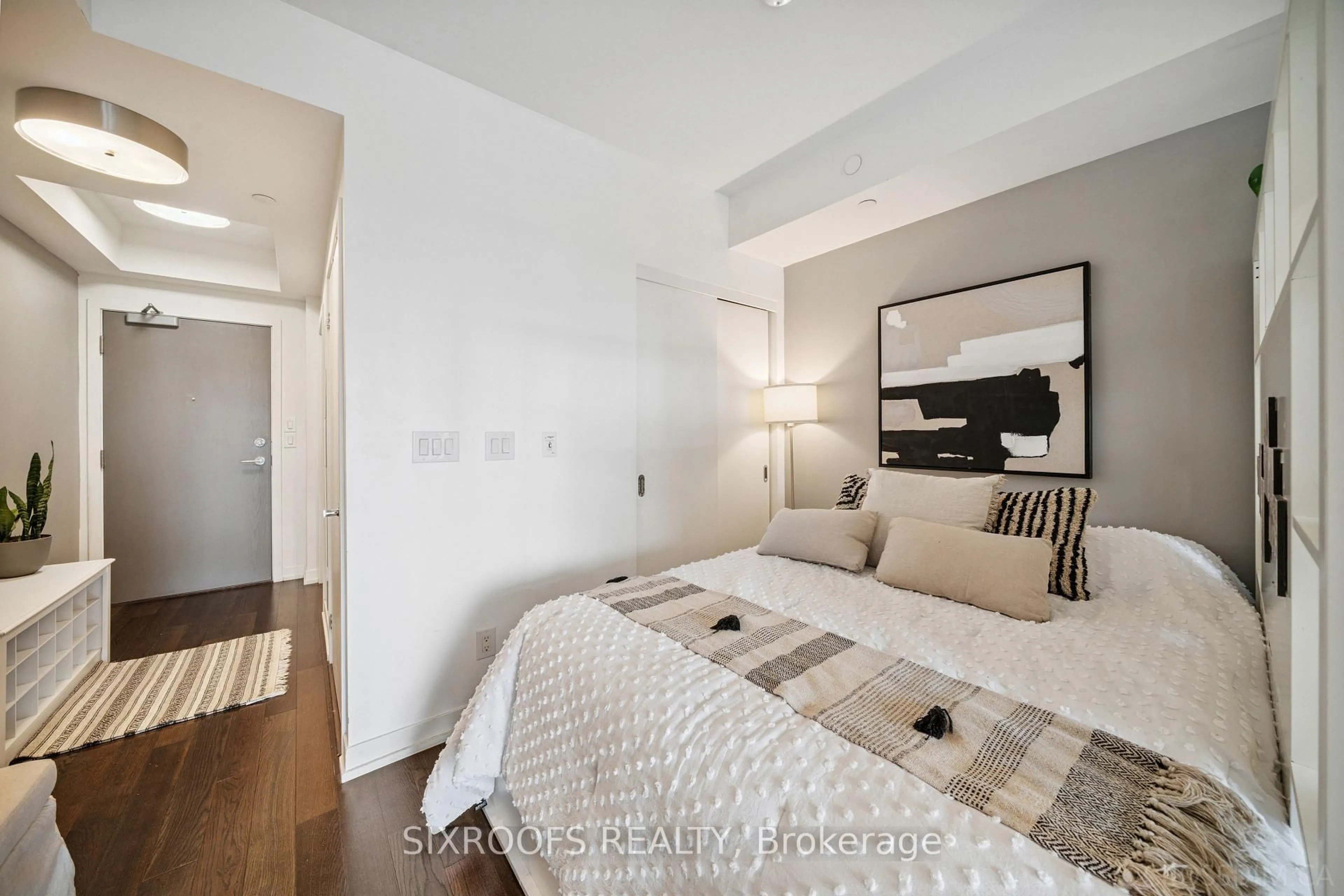 Bedroom with bed, unknown for 21 Widmer St #3903, Toronto Ontario M5V 2E8
