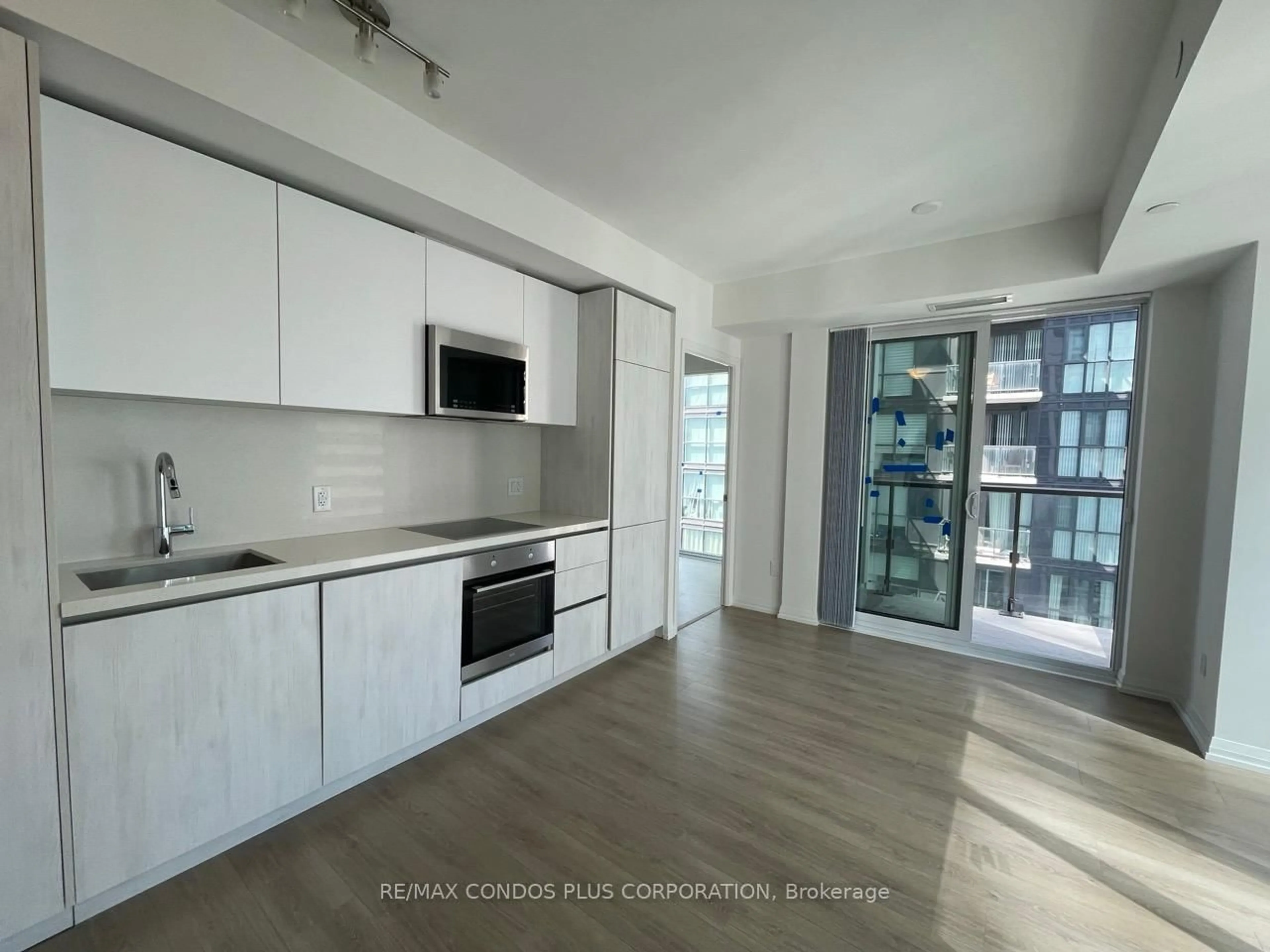 Open concept kitchen, unknown for 8 Widmer St #3903, Toronto Ontario M5V 0W6
