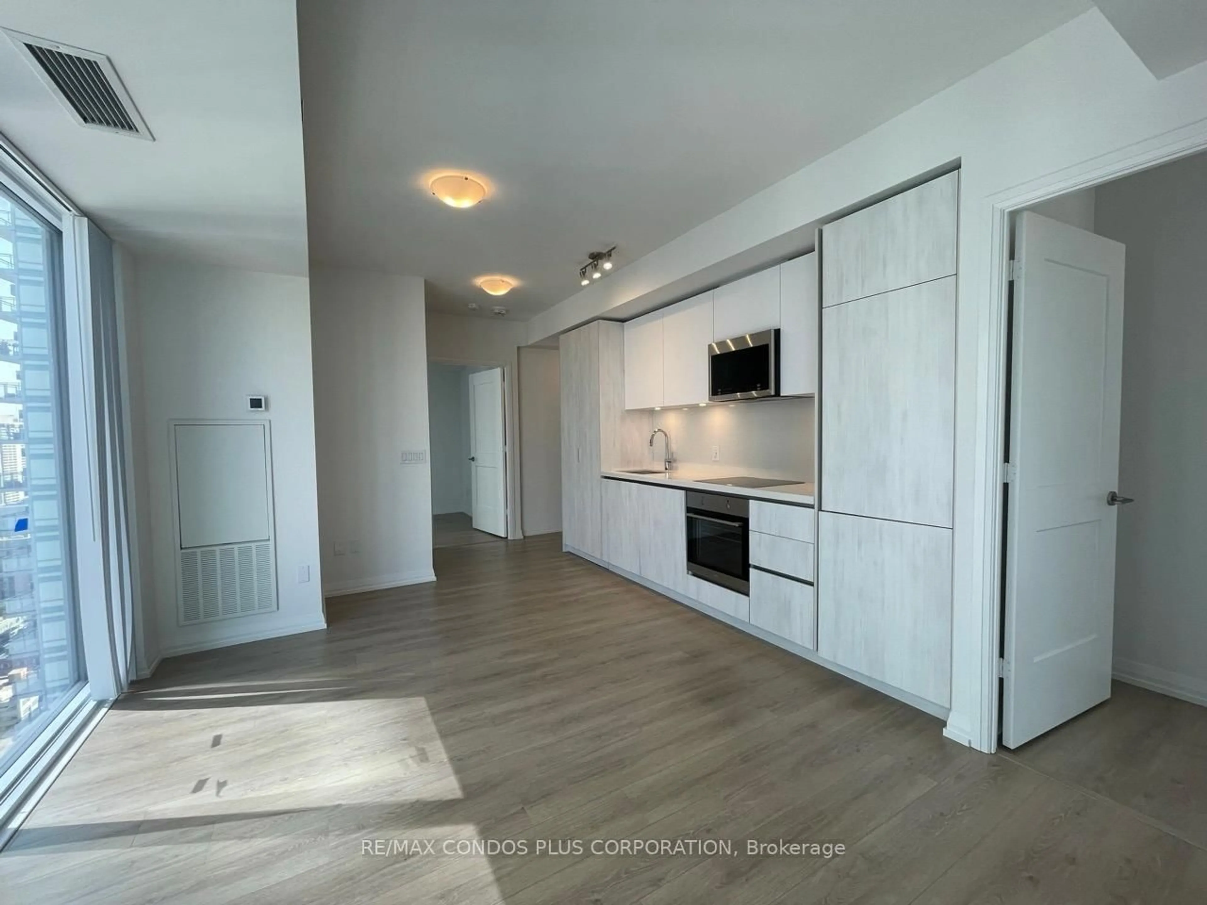 Unknown for 8 Widmer St #3903, Toronto Ontario M5V 0W6