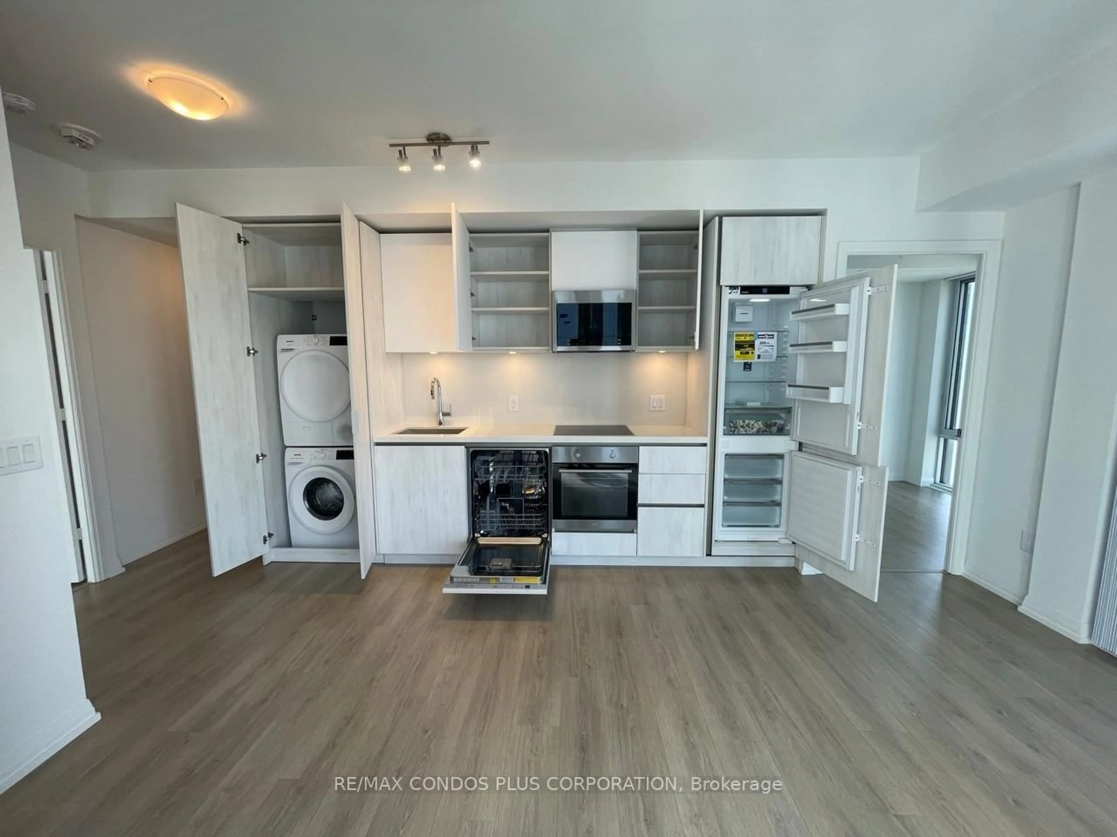 Unknown for 8 Widmer St #3903, Toronto Ontario M5V 0W6