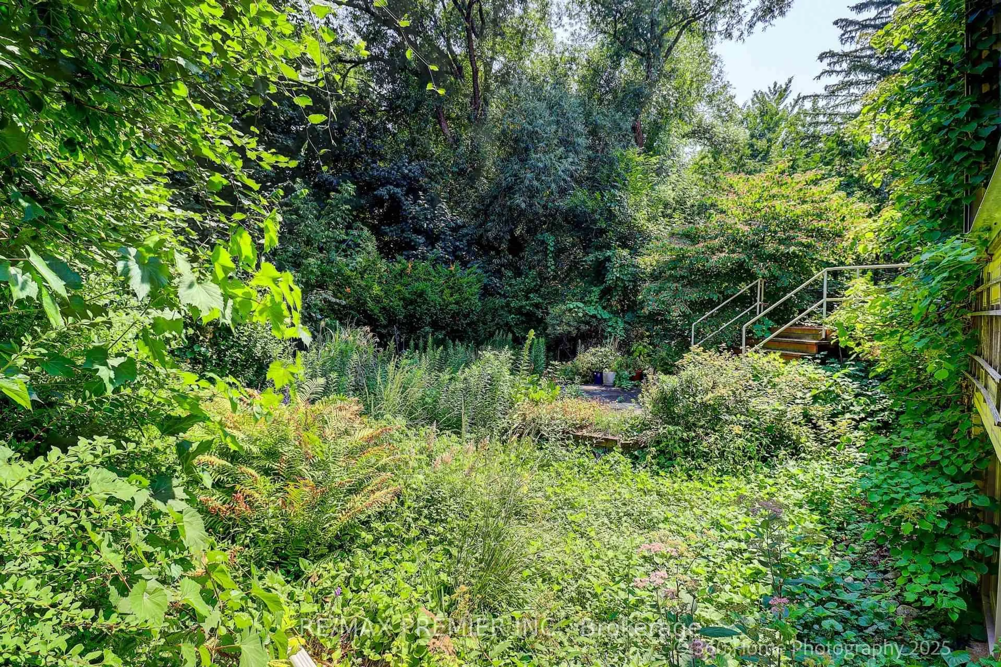 Unknown for 249 Forest Hill Rd, Toronto Ontario M5P 2N3