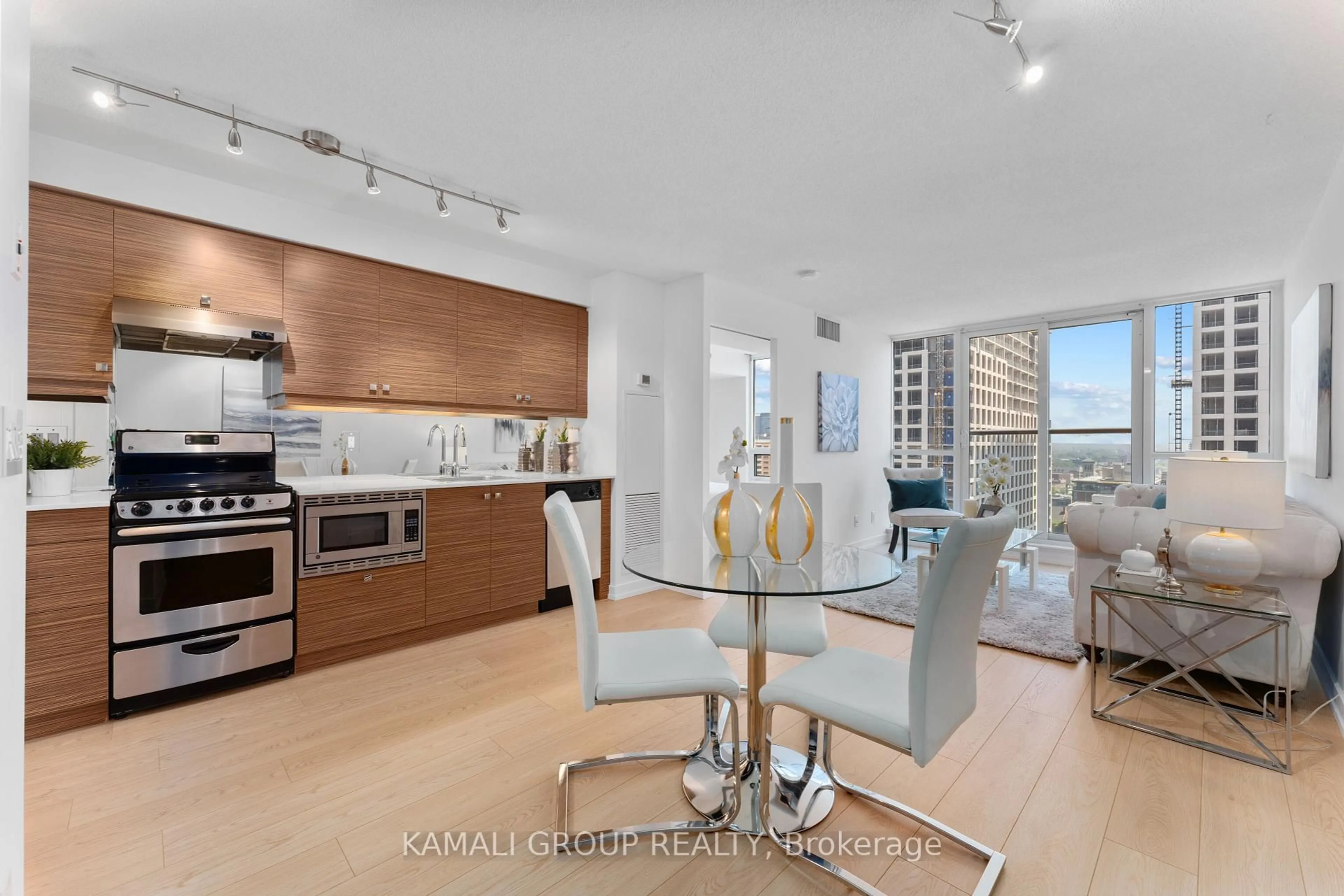 Open concept kitchen, unknown for 320 Richmond St #Lph19, Toronto Ontario M5A 1P9