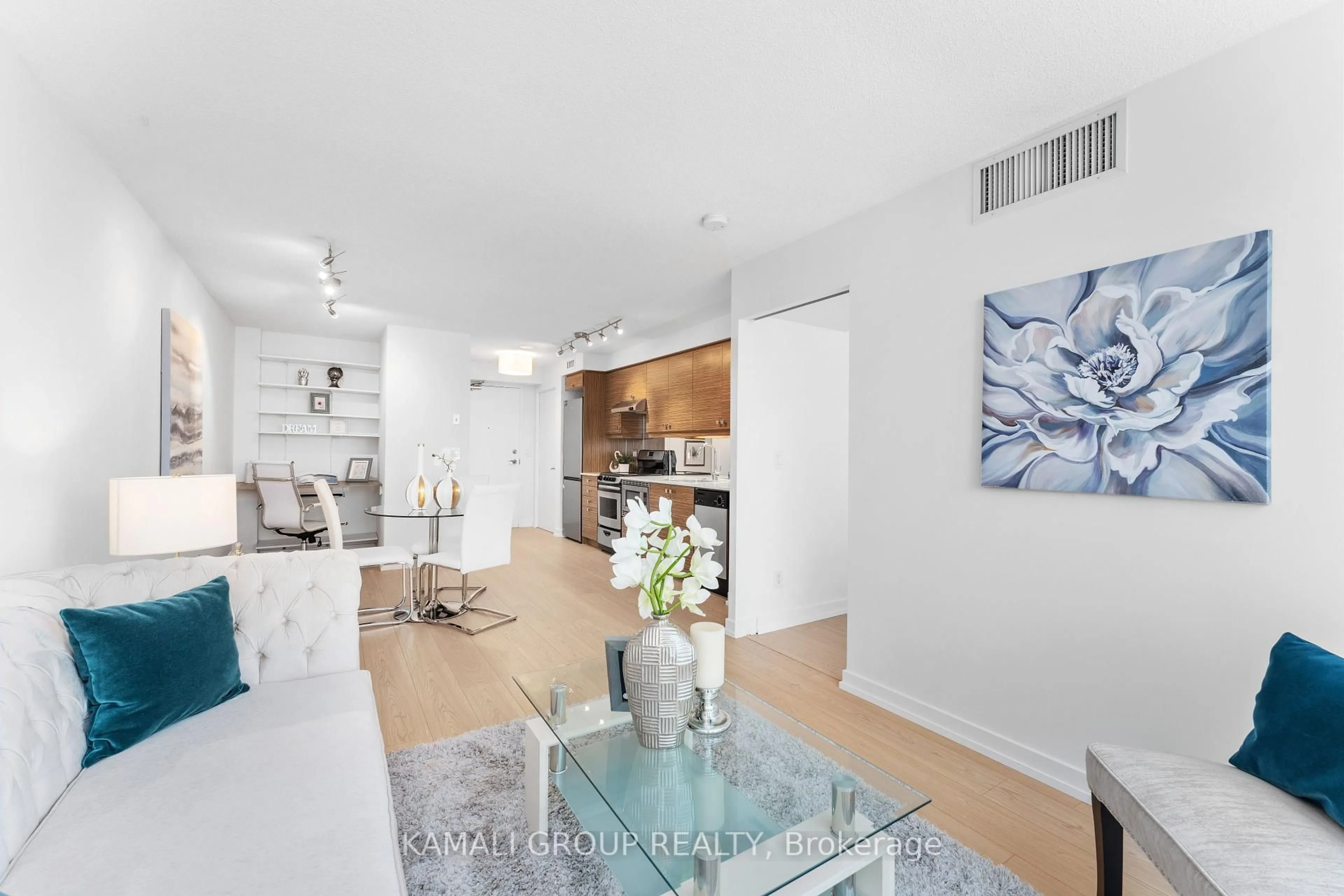Living room with furniture, unknown for 320 Richmond St #Lph19, Toronto Ontario M5A 1P9