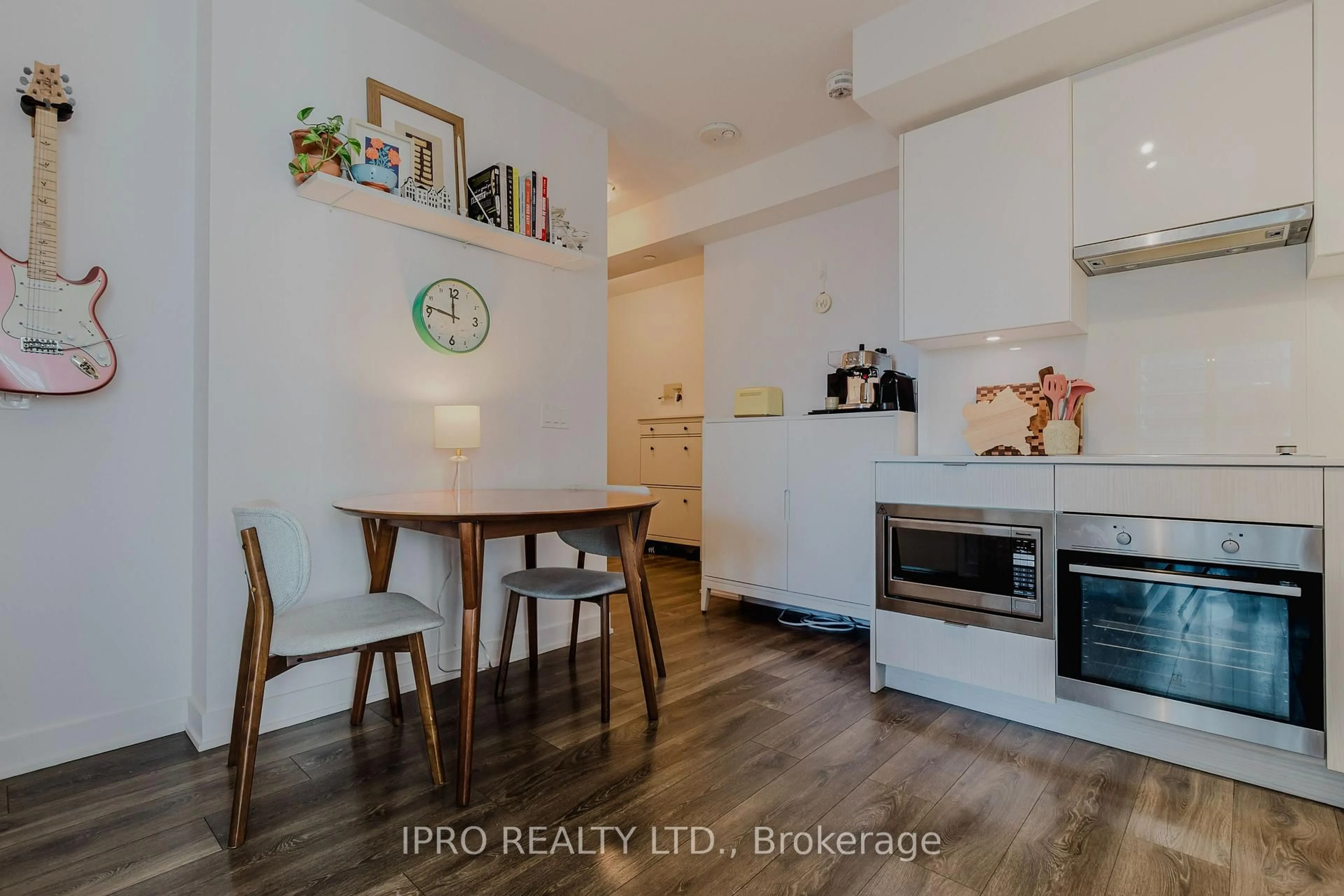Unknown for 195 Redpath Ave #712, Toronto Ontario M4P 0E4