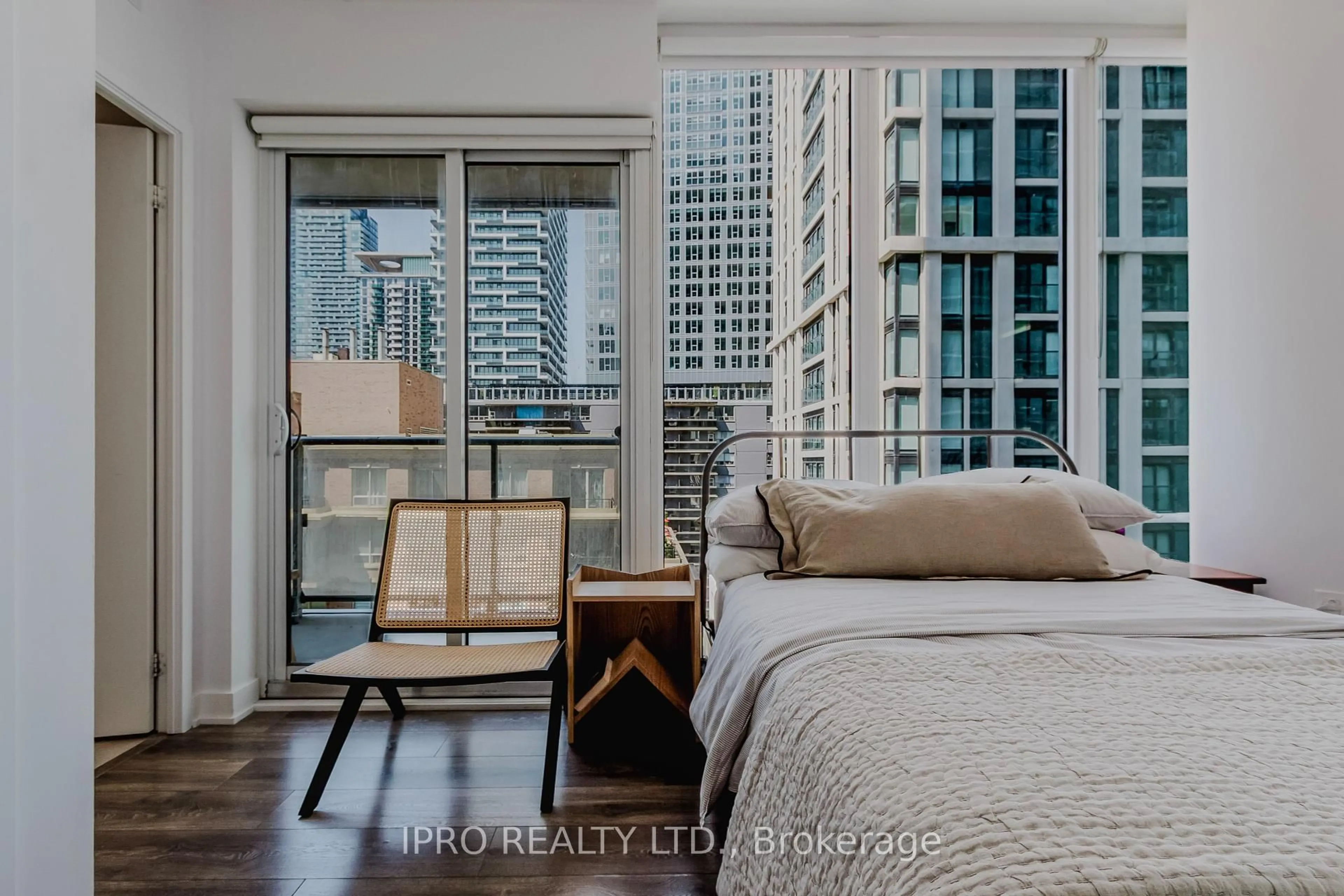 Bedroom with bed, unknown for 195 Redpath Ave #712, Toronto Ontario M4P 0E4