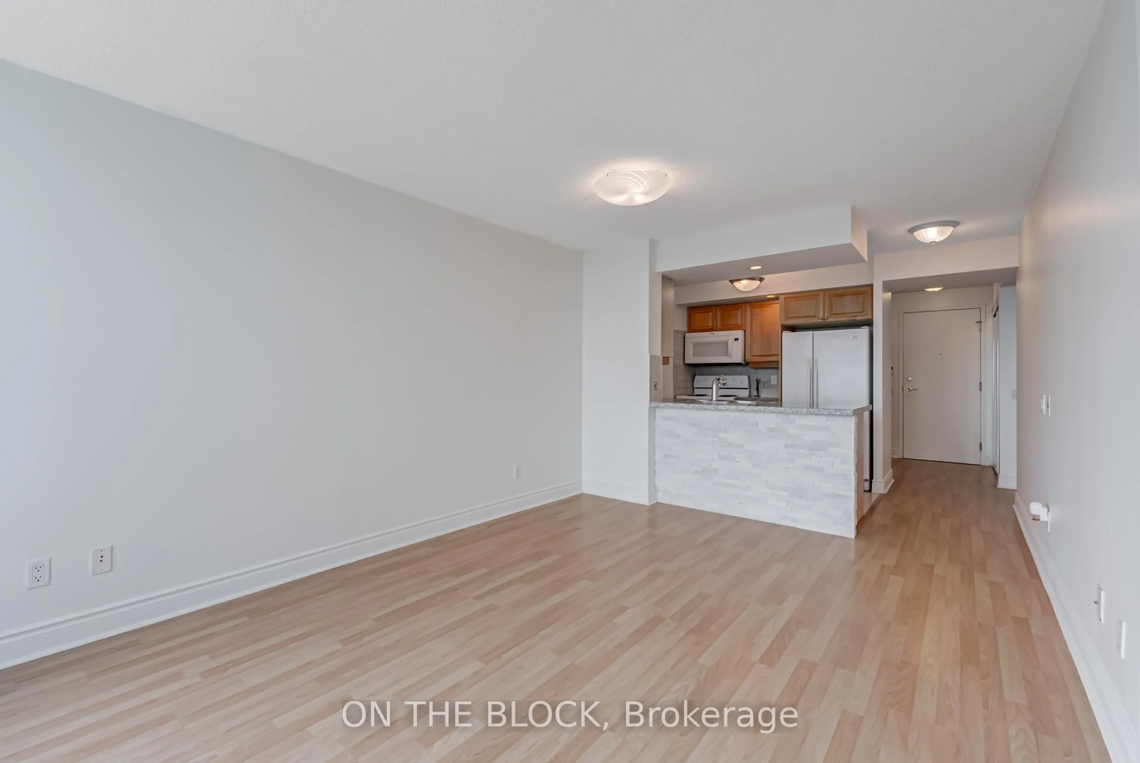 A pic of a room for 10 Northtown Way #914, Toronto Ontario M2N 7L4