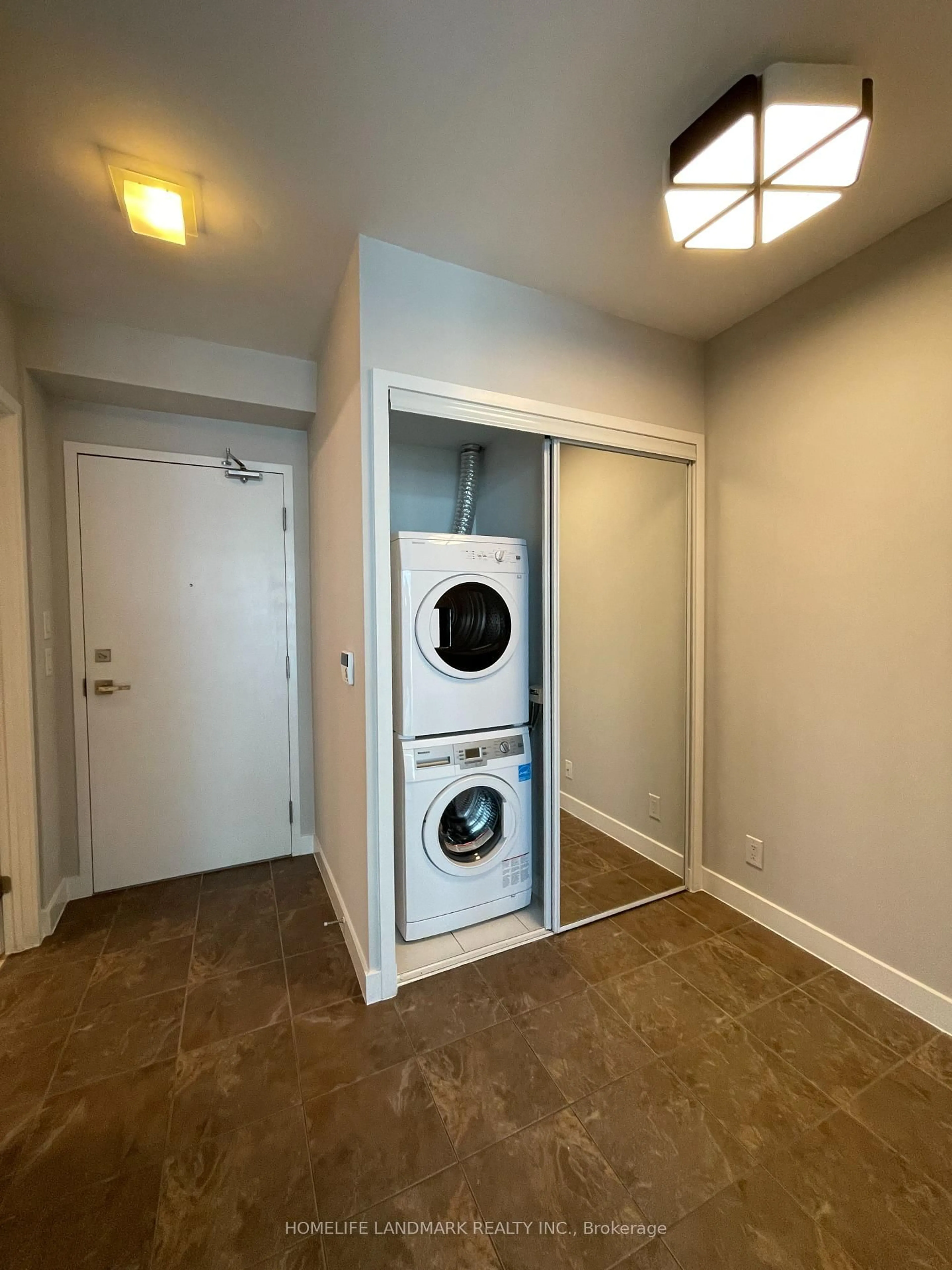 Unknown for 14 York St #3710, Toronto Ontario M5J 0B1