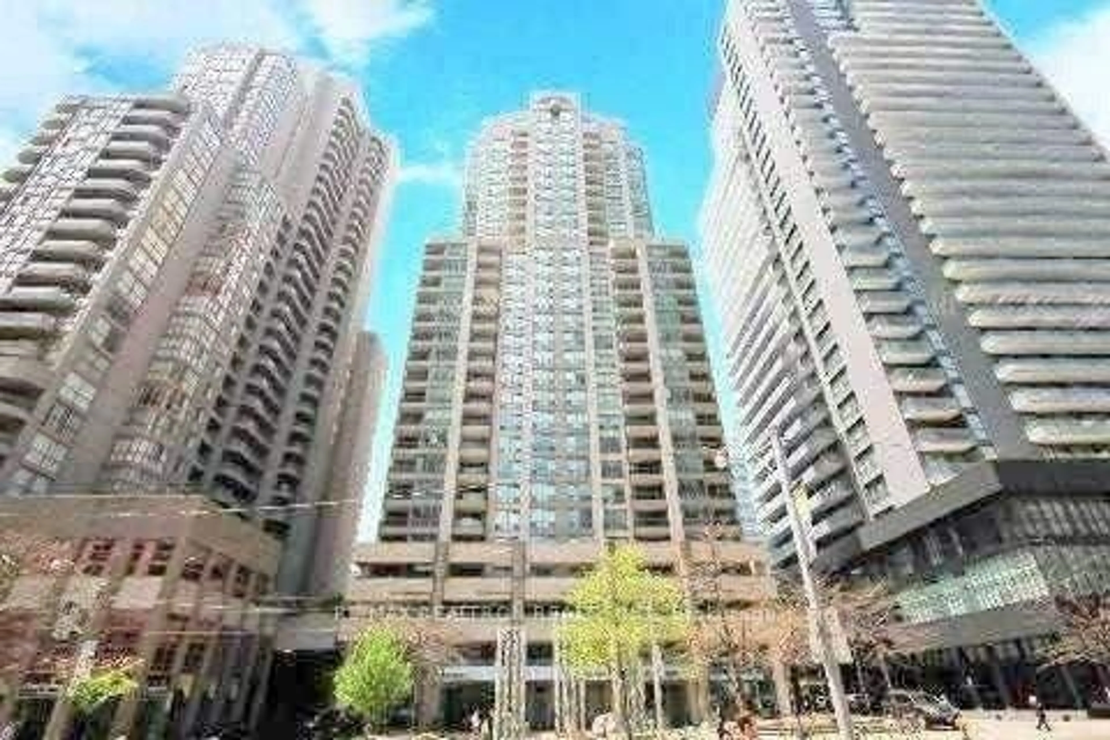 Unknown for 750 Bay St #1701, Toronto Ontario M5G 1N6