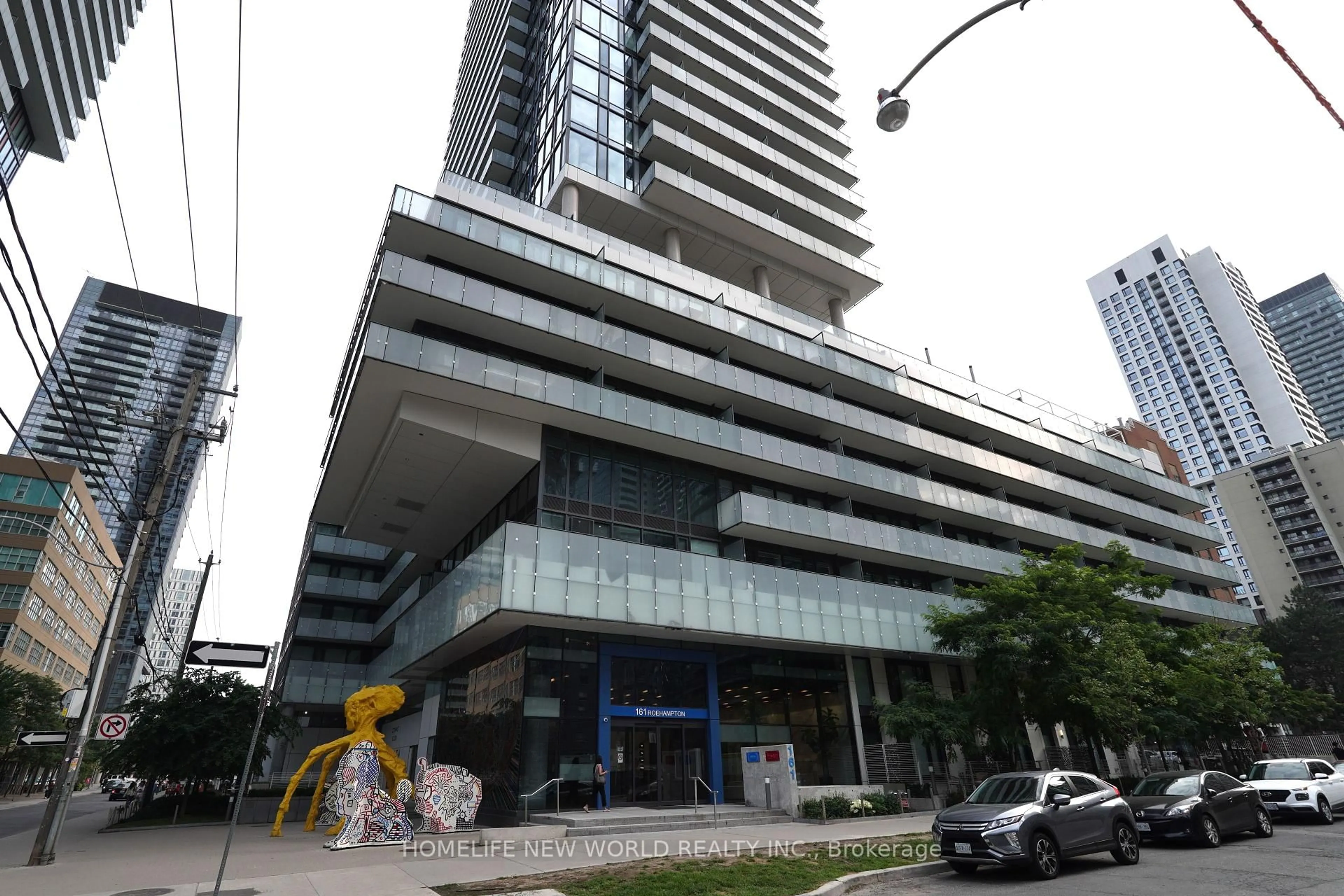 Indoor foyer for 161 Roehampton Ave #233, Toronto Ontario M4P 0C8