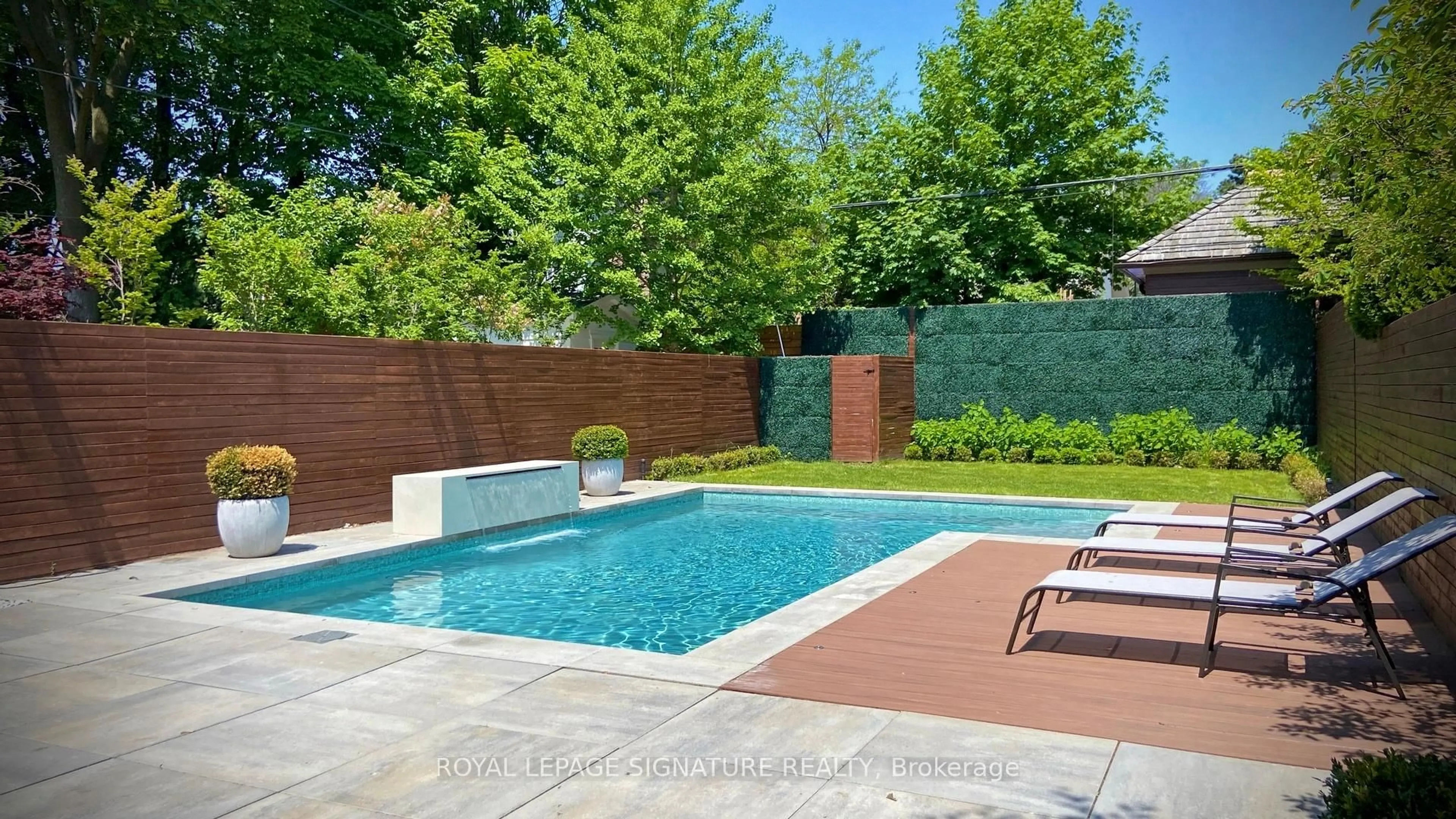 Pool for 126 Sherwood Ave, Toronto Ontario M4P 2A7