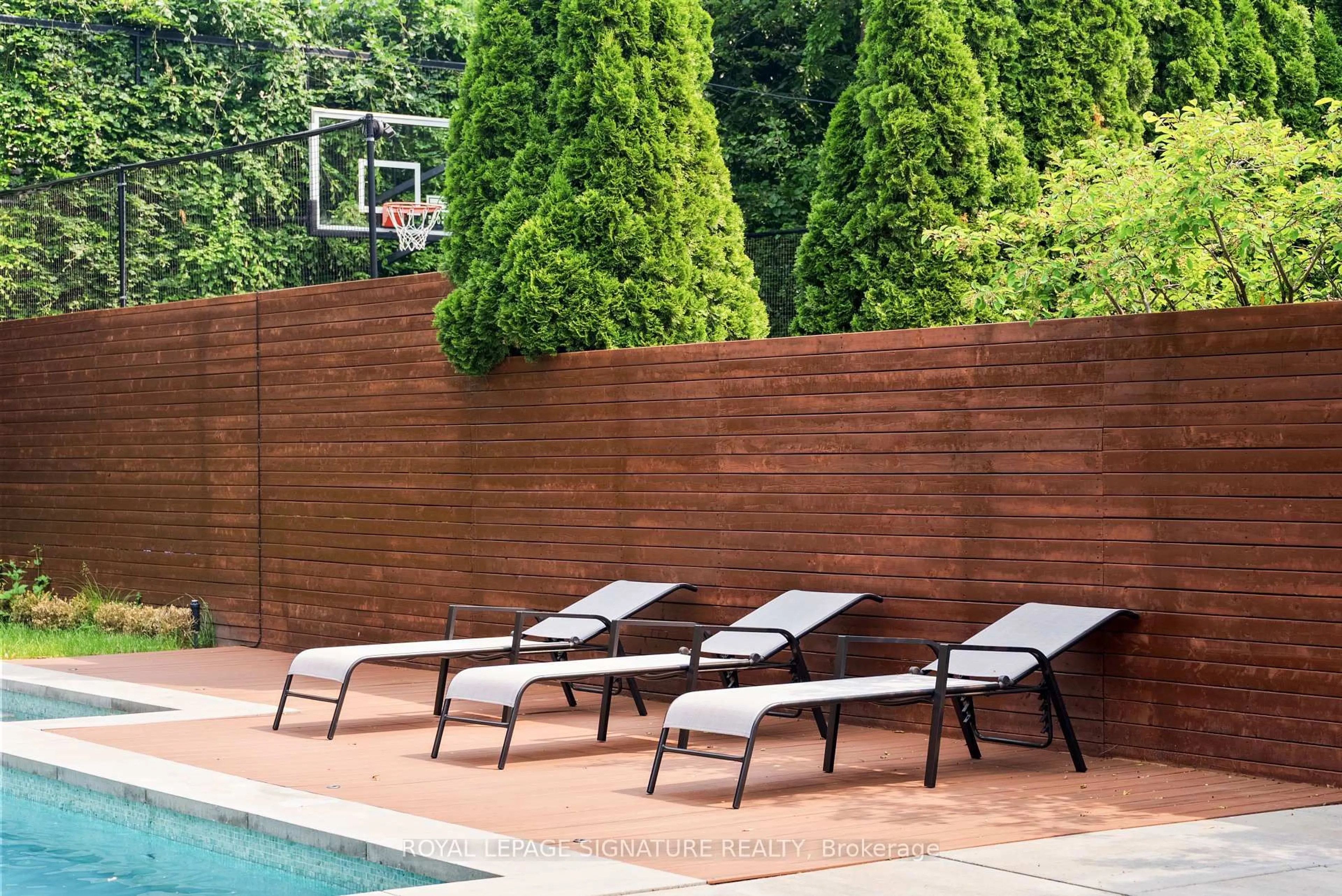 Pool for 126 Sherwood Ave, Toronto Ontario M4P 2A7