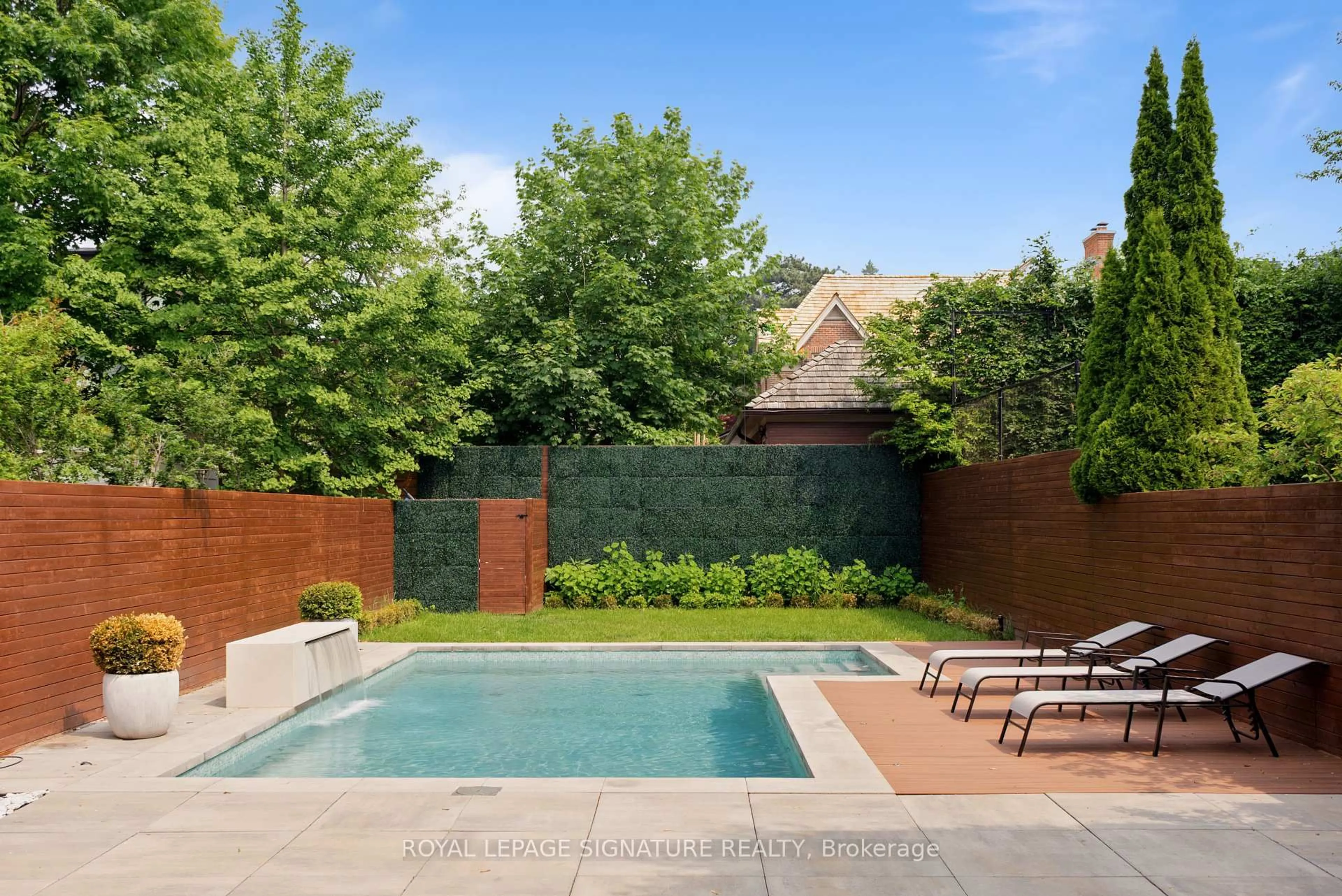 Pool for 126 Sherwood Ave, Toronto Ontario M4P 2A7