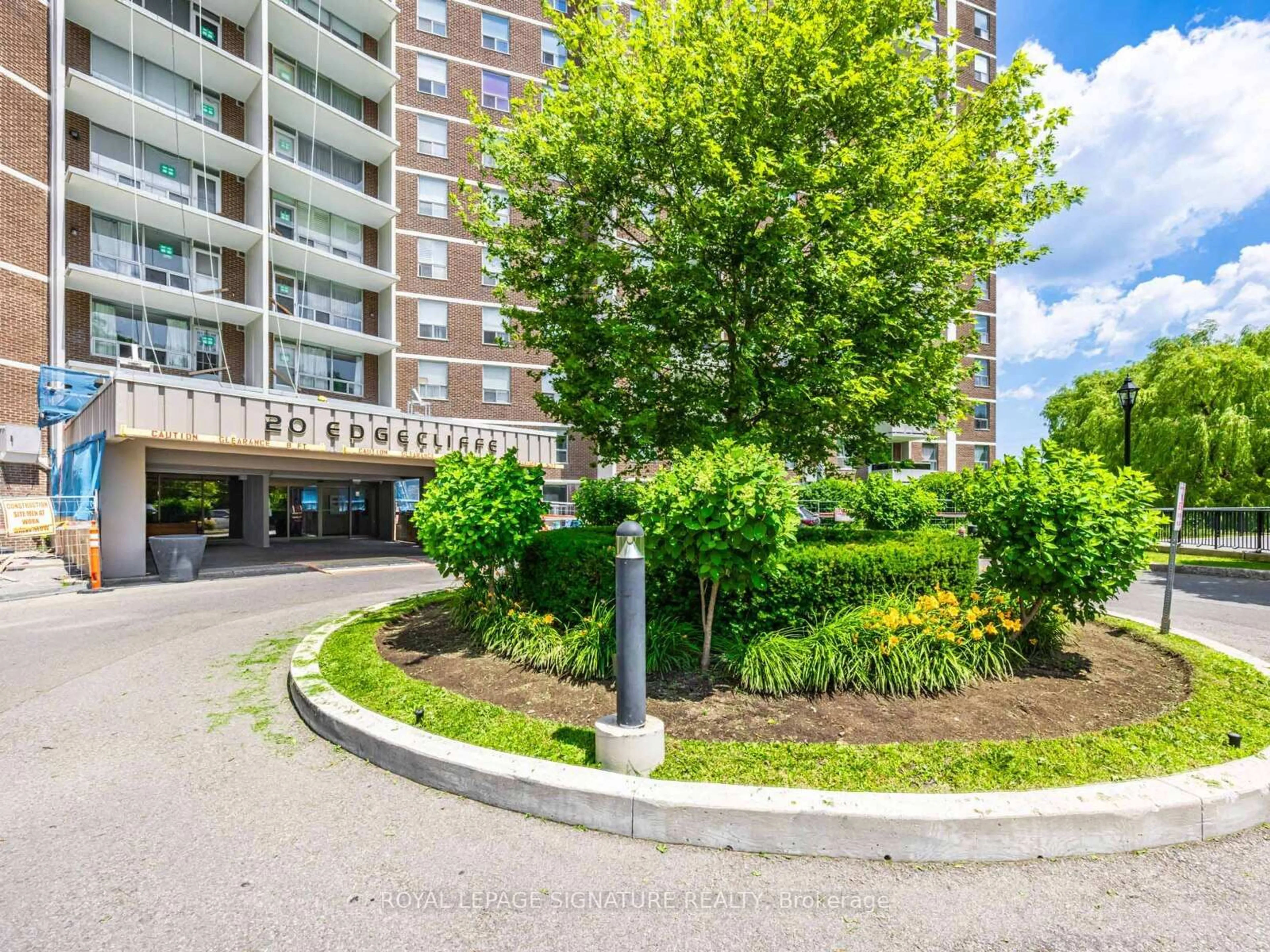 Unknown for 20 Edgecliff Gfwy #308, Toronto Ontario M3C 3A4