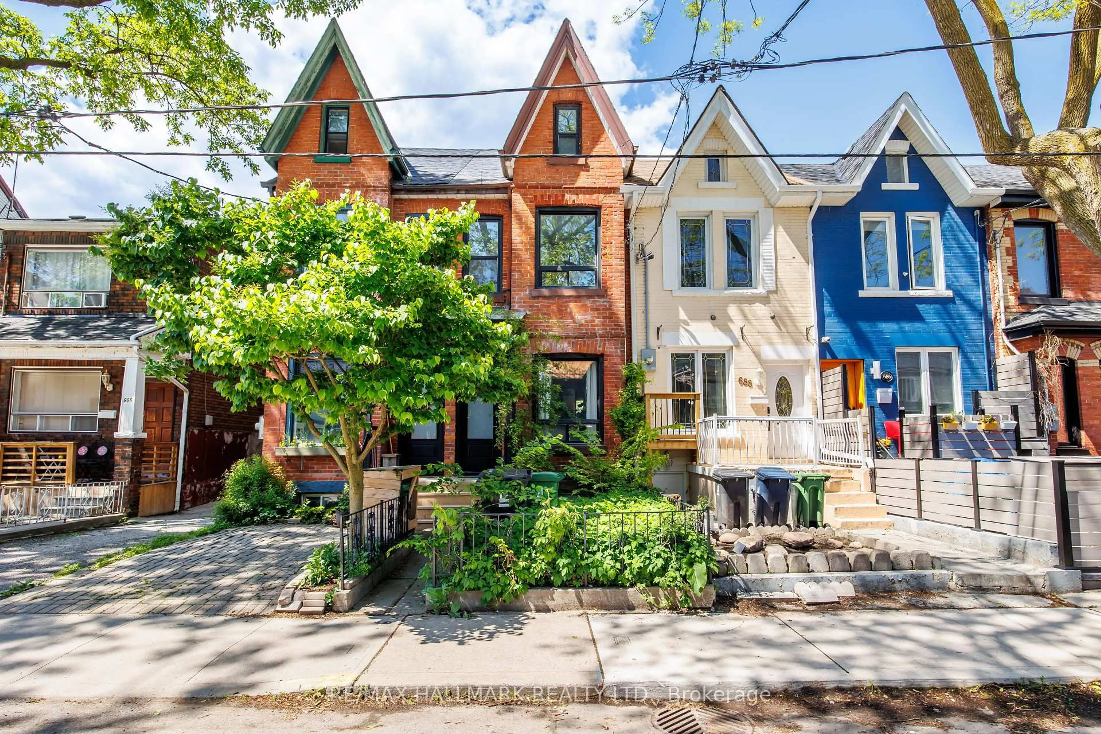 Home with brick exterior material, street for 690 Adelaide St, Toronto Ontario M6J 1B1