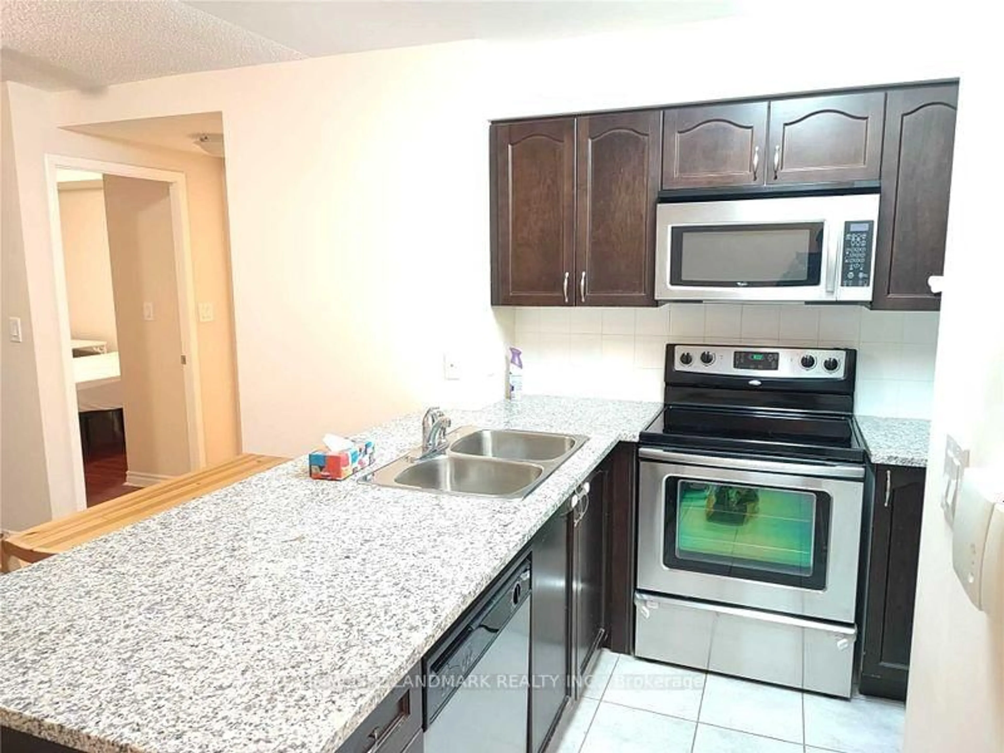 Standard kitchen, unknown for 35 Hollywood Ave #1515, Toronto Ontario M2N 0A9