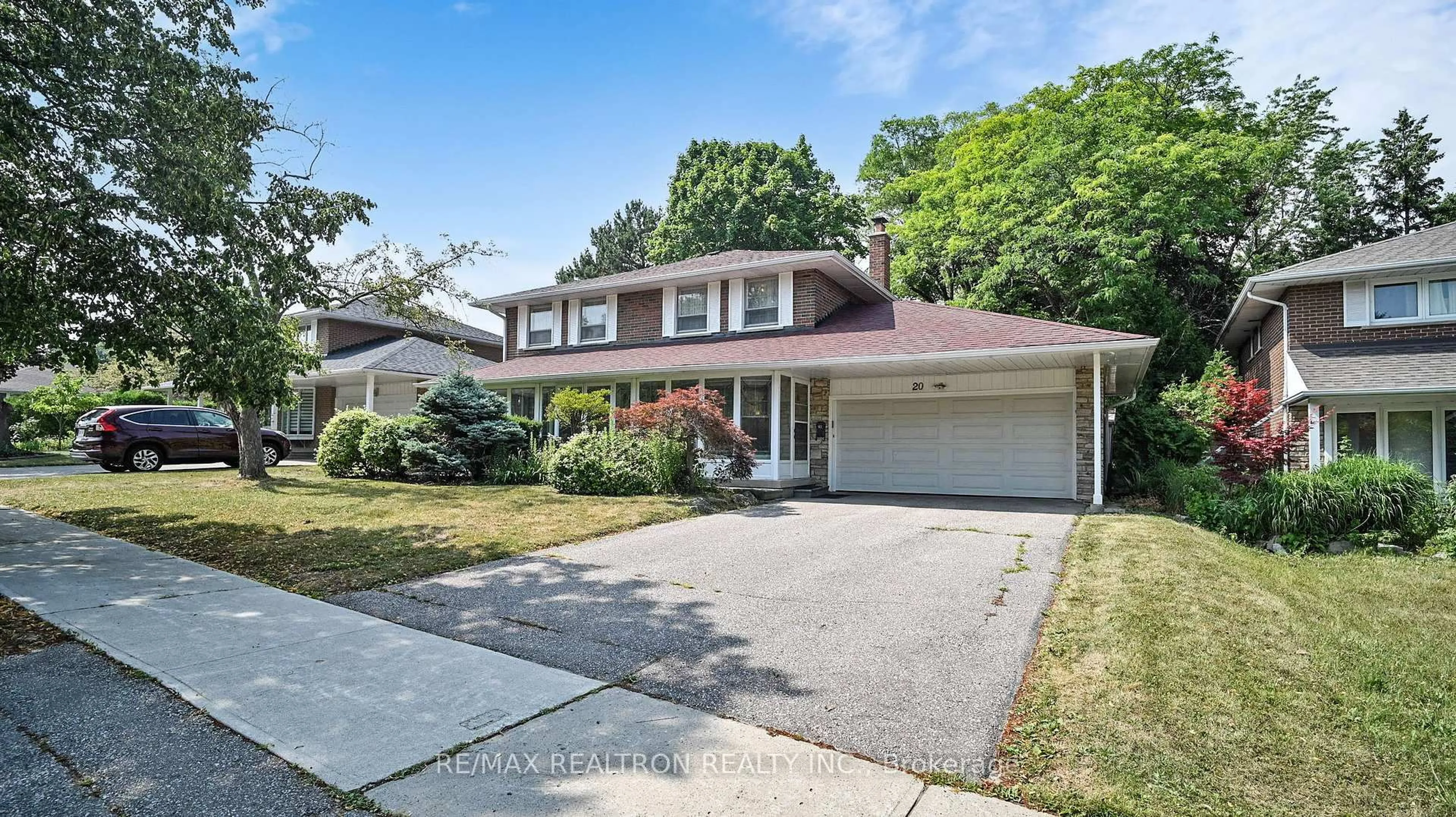 Home with vinyl exterior material, street for 20 Zircon Crt, Toronto Ontario M2H 2A1