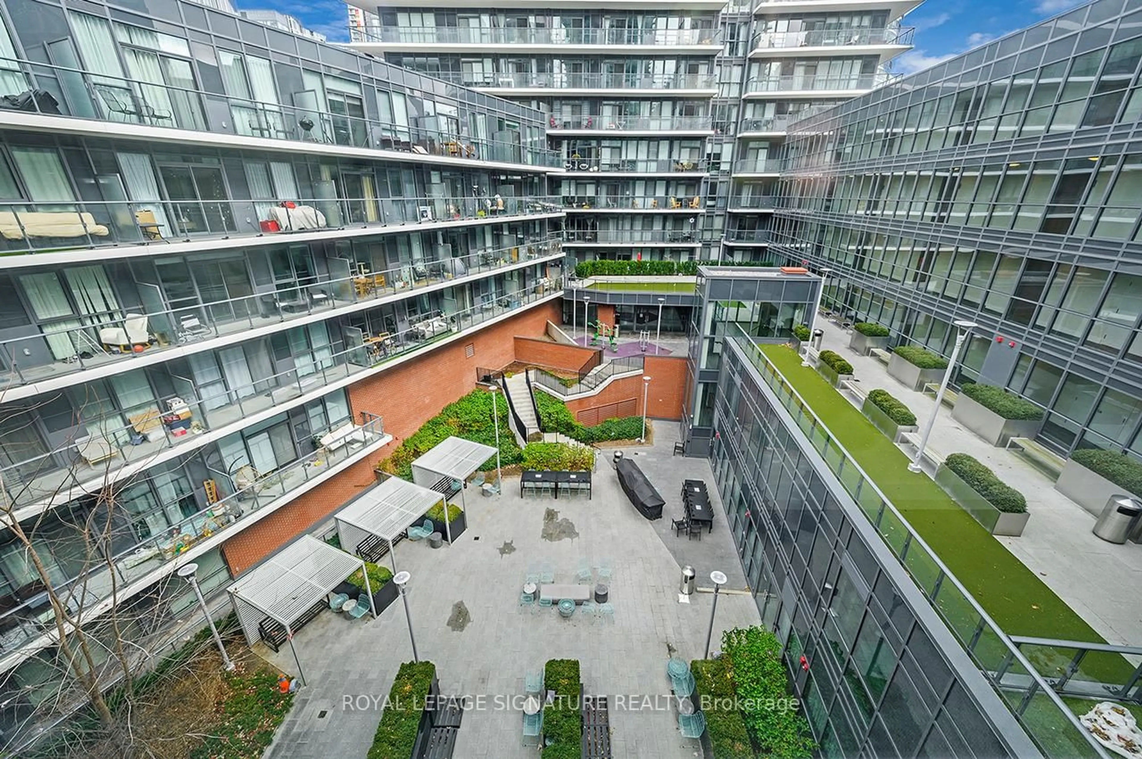 A pic from outside/outdoor area/front of a property/back of a property/a pic from drone, city buildings view from balcony for 38 Iannuzzi St #611, Toronto Ontario M5V 0S2