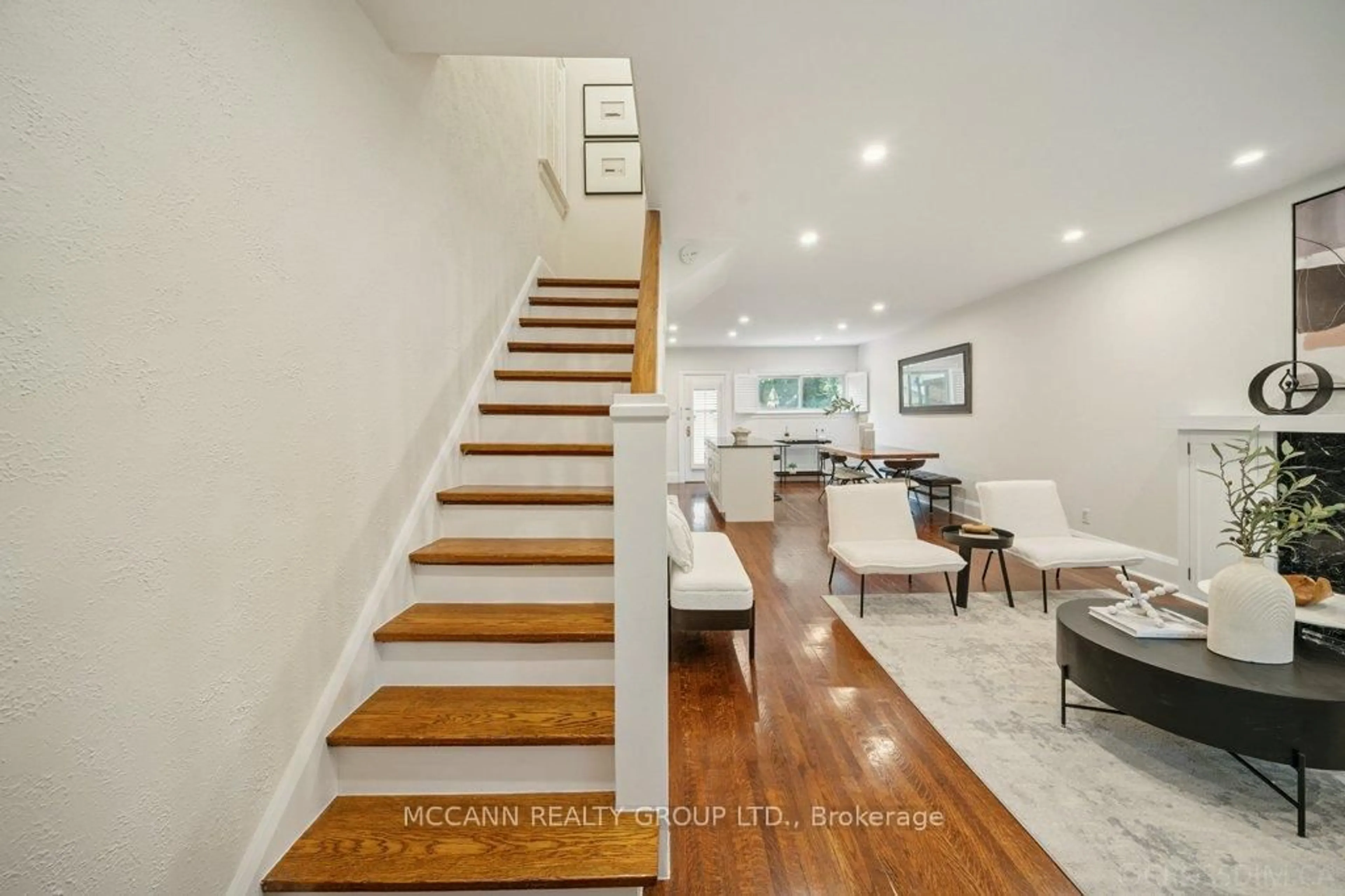 Unknown for 22 Jedburgh Rd, Toronto Ontario M5M 3J6