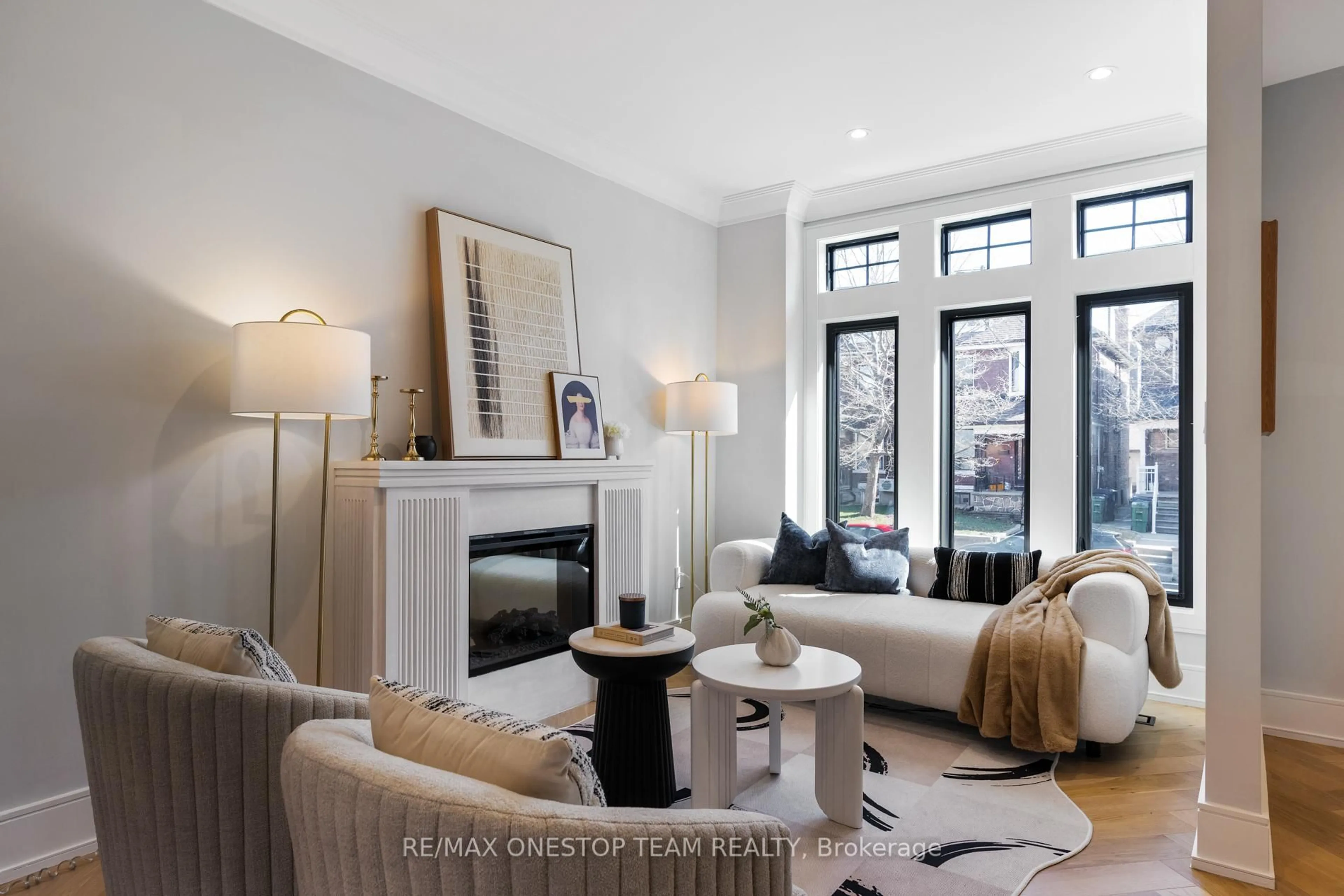 Living room with furniture, unknown for 144 Beatrice St, Toronto Ontario M6J 2T3