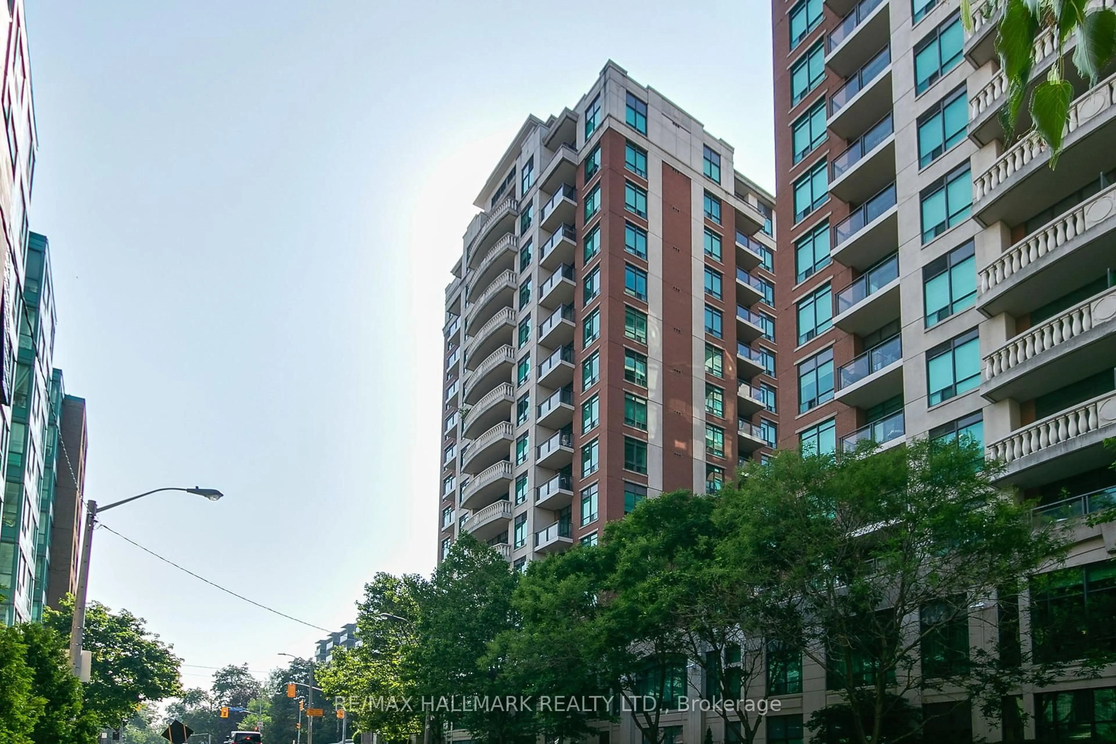 Balcony in the apartment, city buildings view from balcony for 319 Merton St #602, Toronto Ontario M4S 1A5