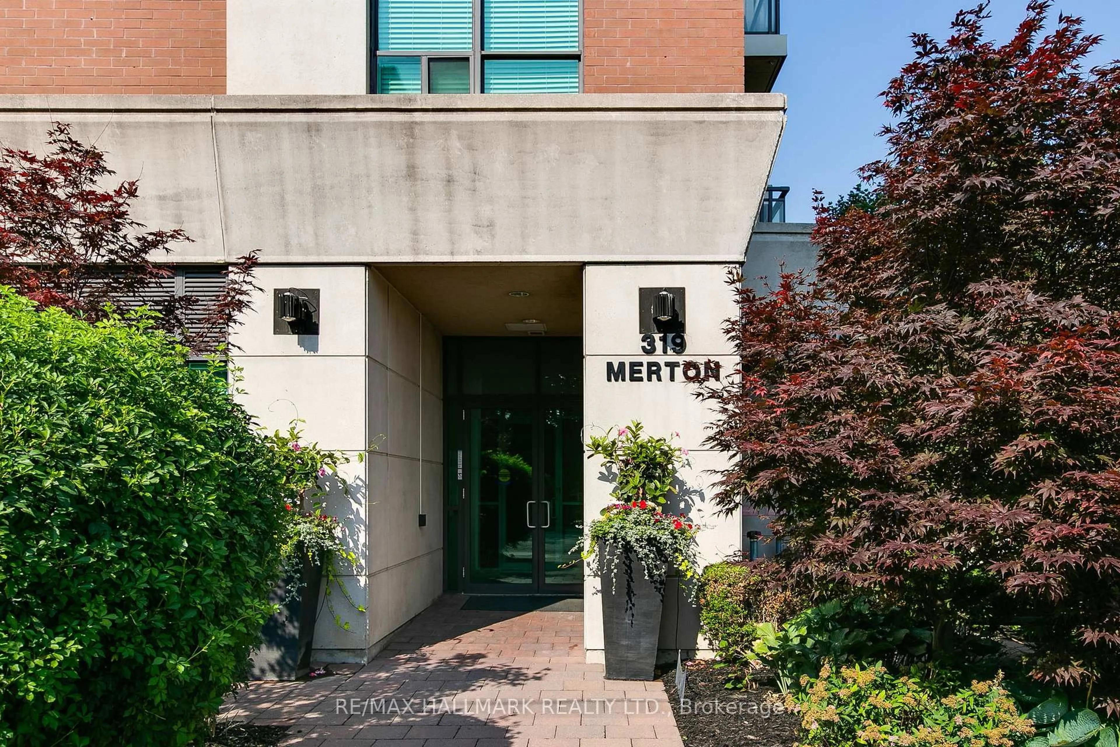 Indoor foyer for 319 Merton St #602, Toronto Ontario M4S 1A5