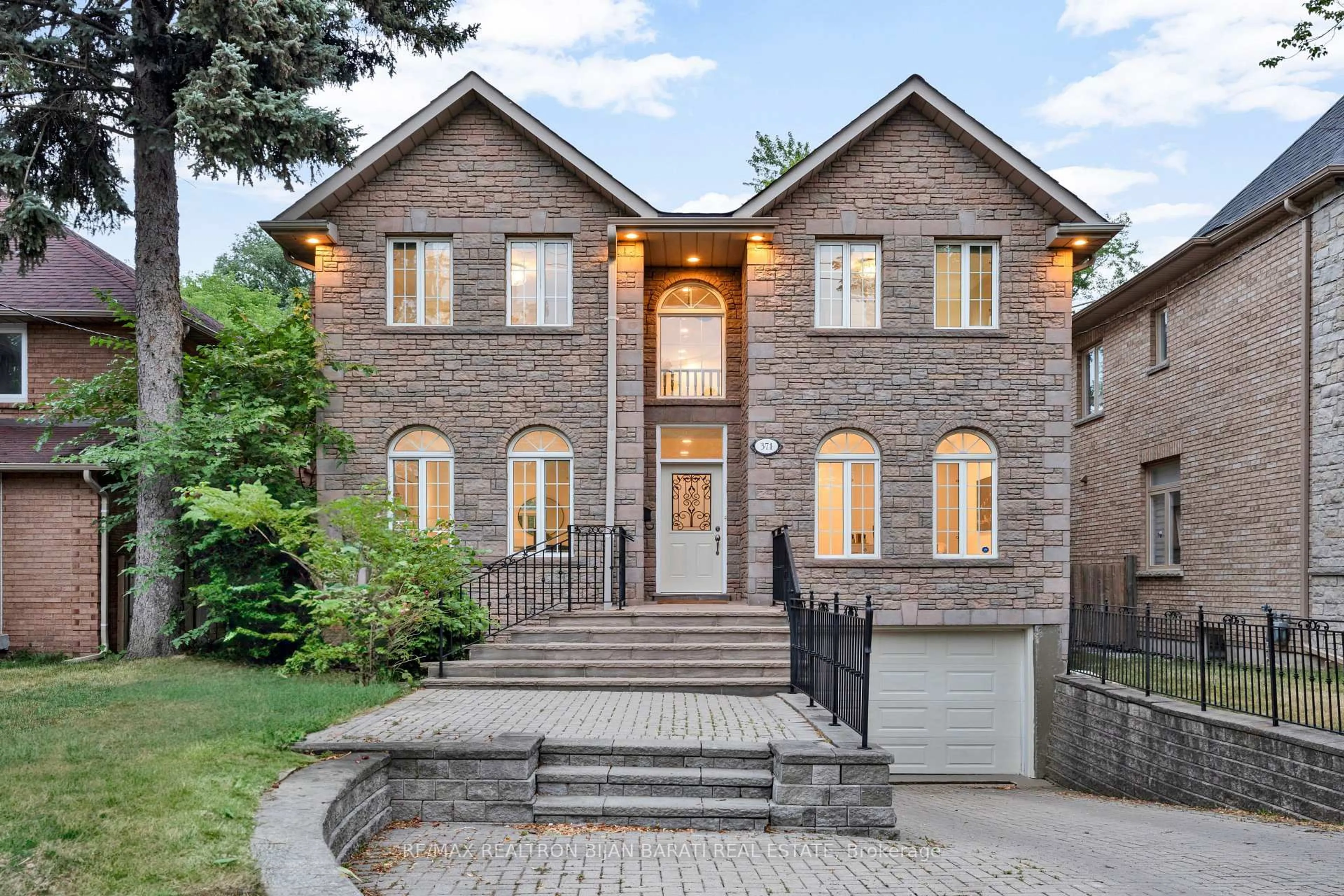 Home with brick exterior material, street for 371 Hollywood Ave, Toronto Ontario M2N 3L3