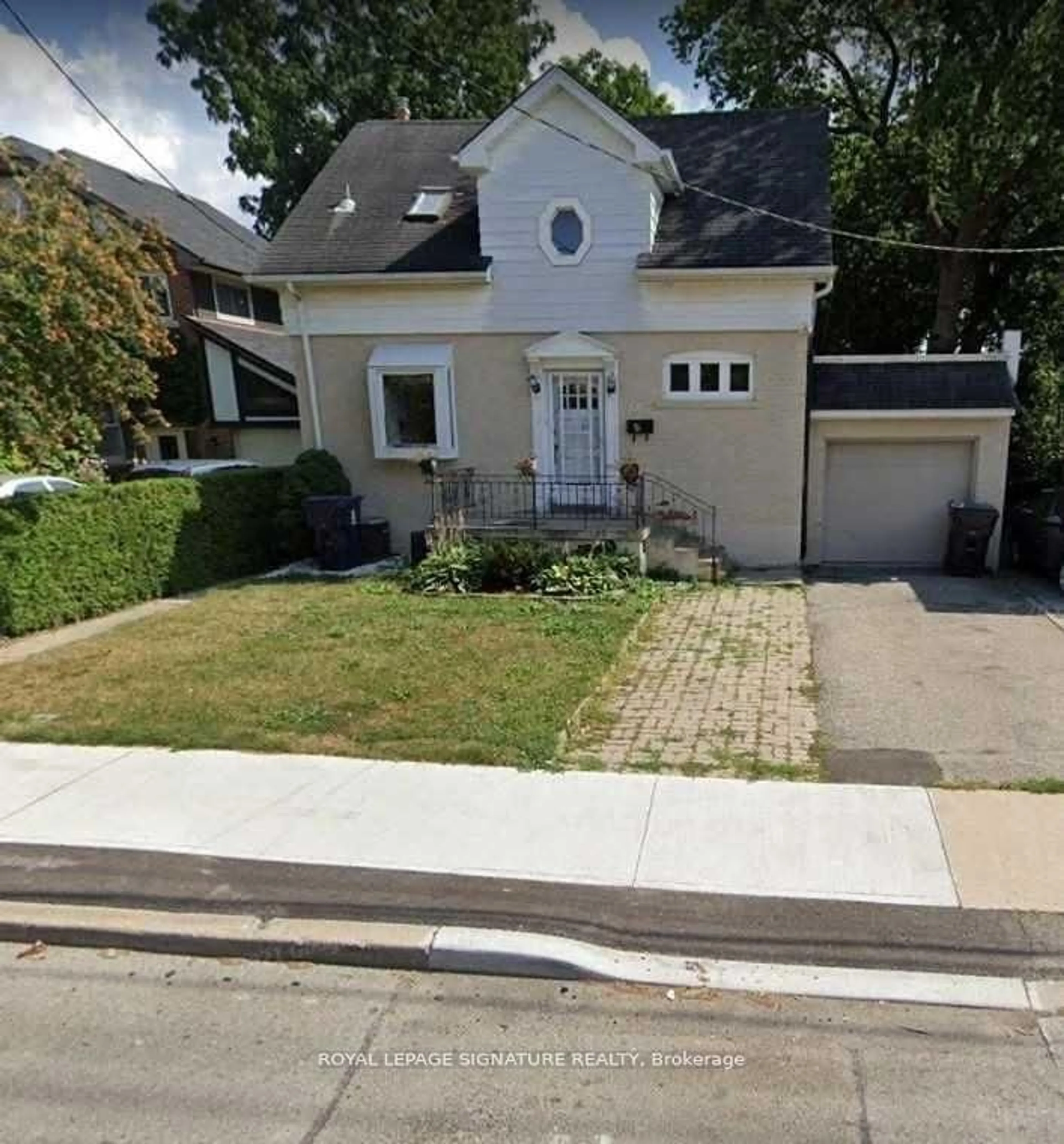 A pic from outside/outdoor area/front of a property/back of a property/a pic from drone, street for 53 Johnston Ave, Toronto Ontario M2N 1G9