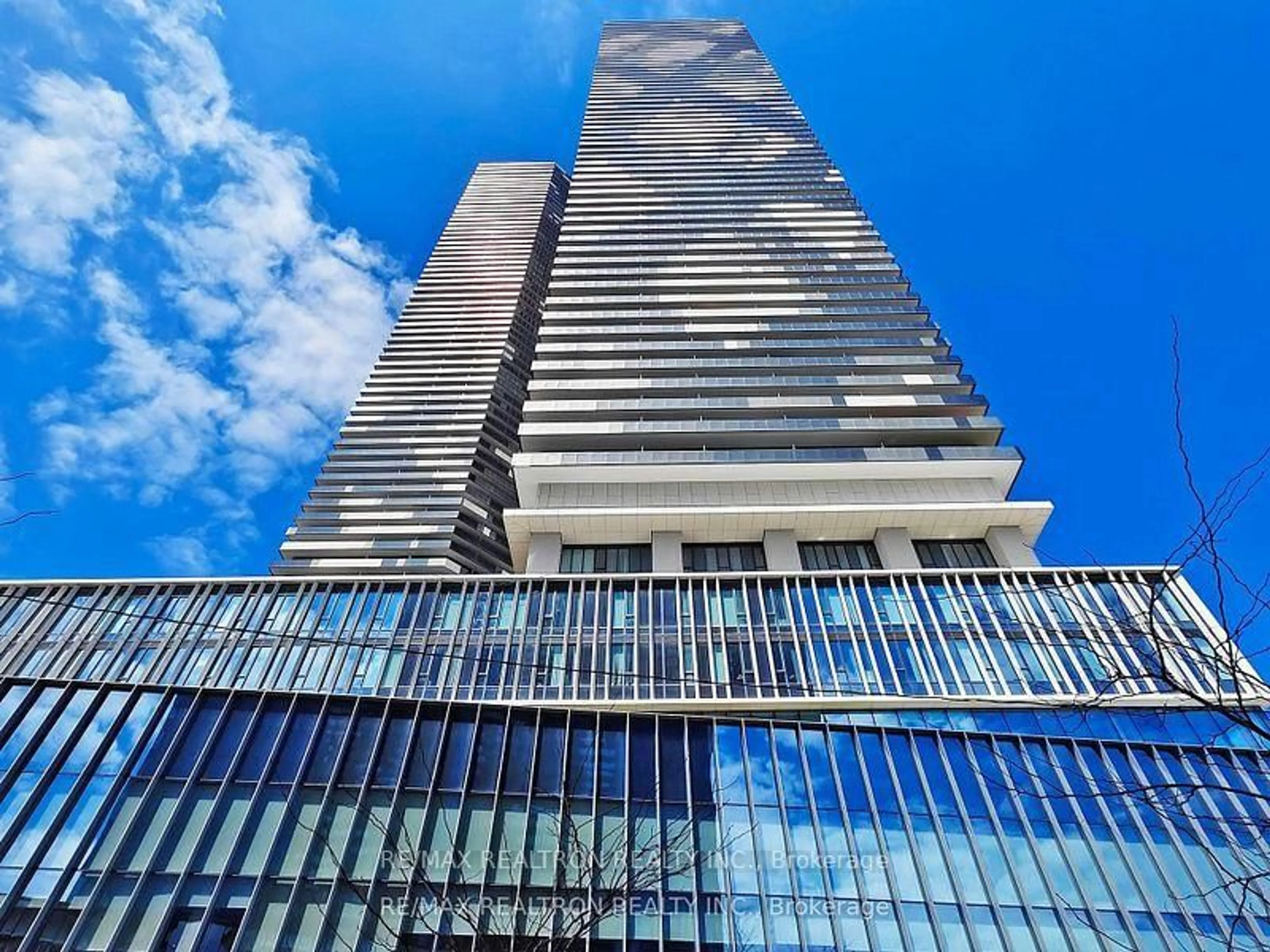 Indoor foyer for 138 Downes St #2906, Toronto Ontario M5E 0E4