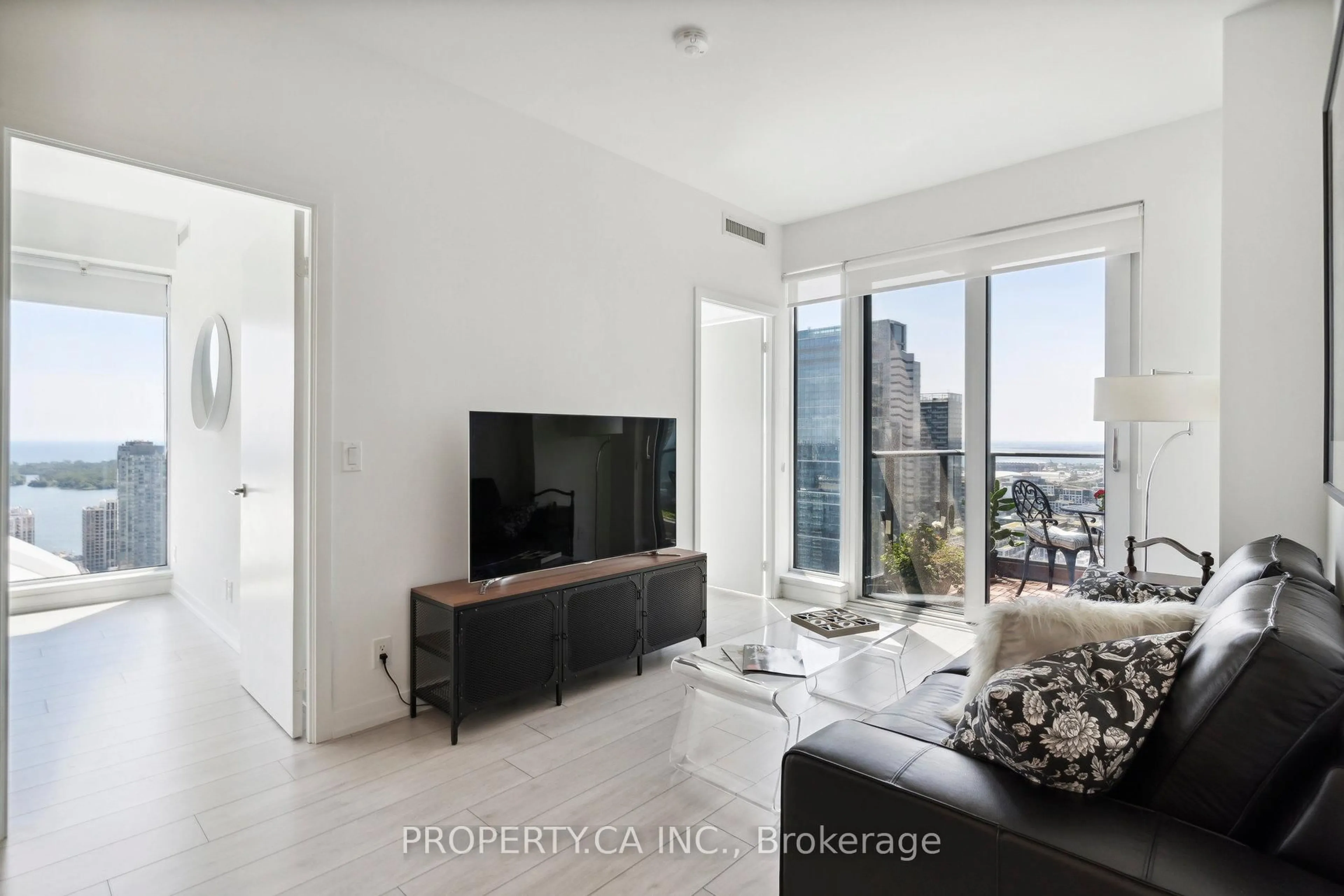 Living room with furniture, unknown for 55 Mercer St #4102, Toronto Ontario M5V 0W4