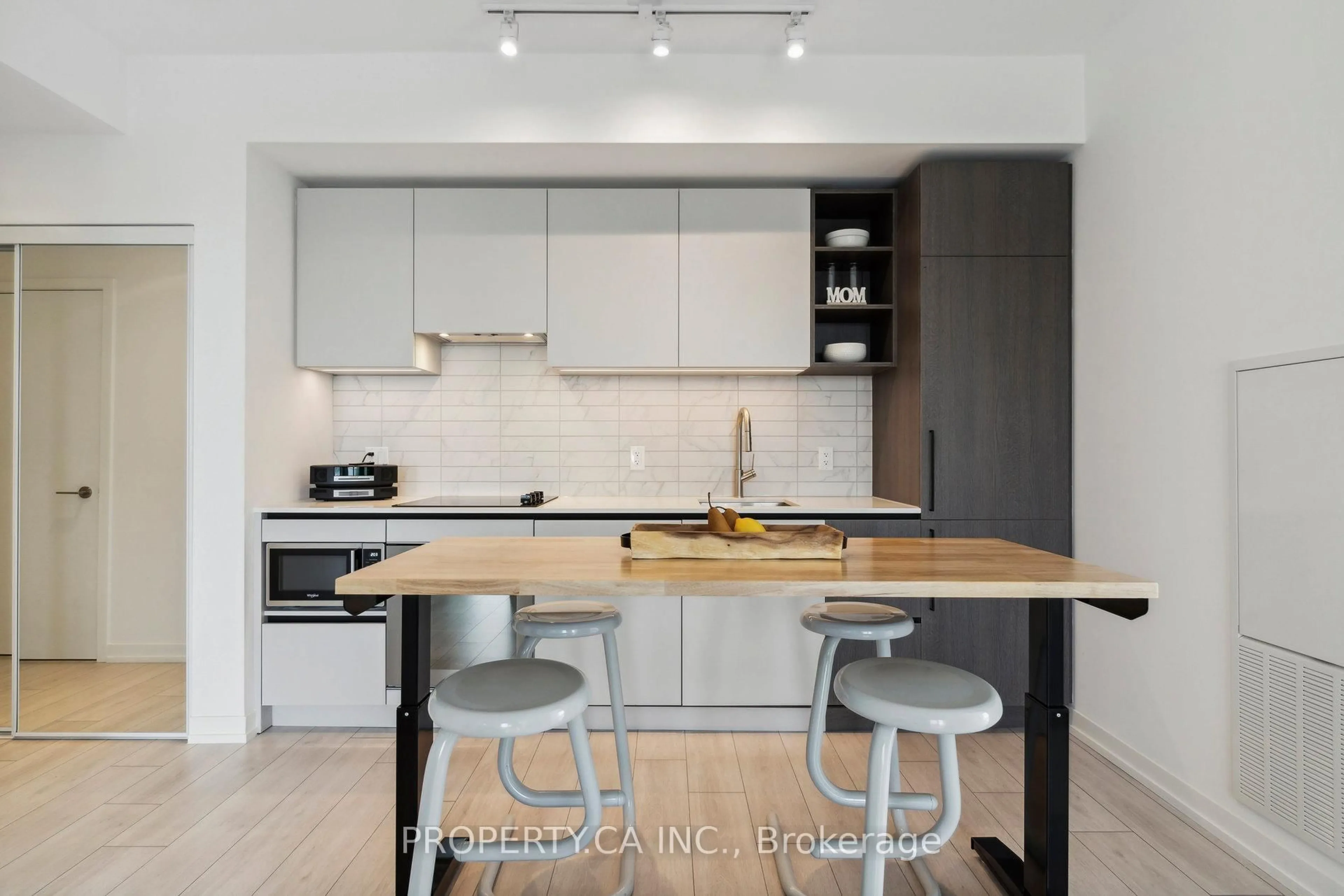 Unknown for 55 Mercer St #4102, Toronto Ontario M5V 0W4