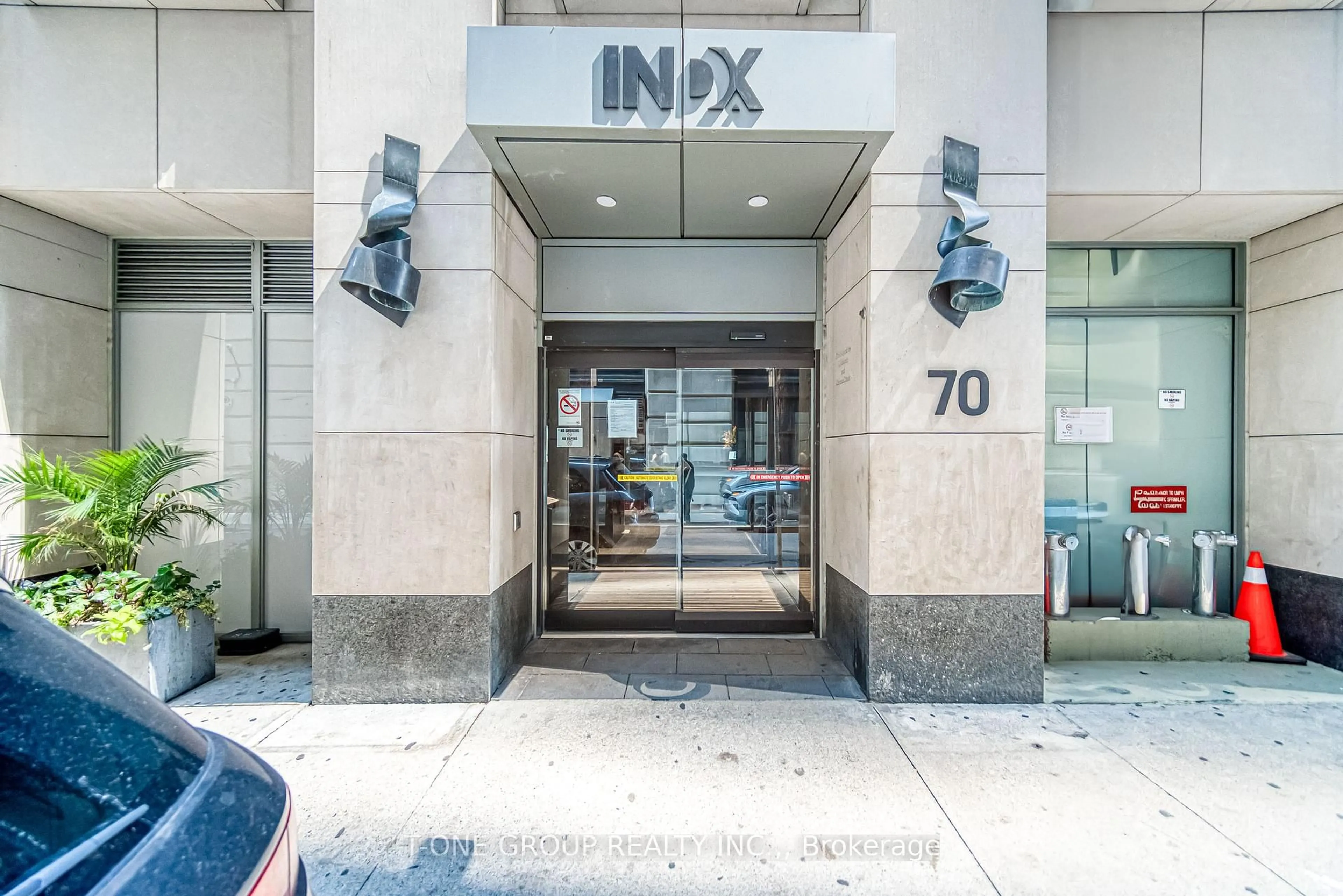 Indoor foyer for 70 Temperance St #2501, Toronto Ontario M5H 4E8