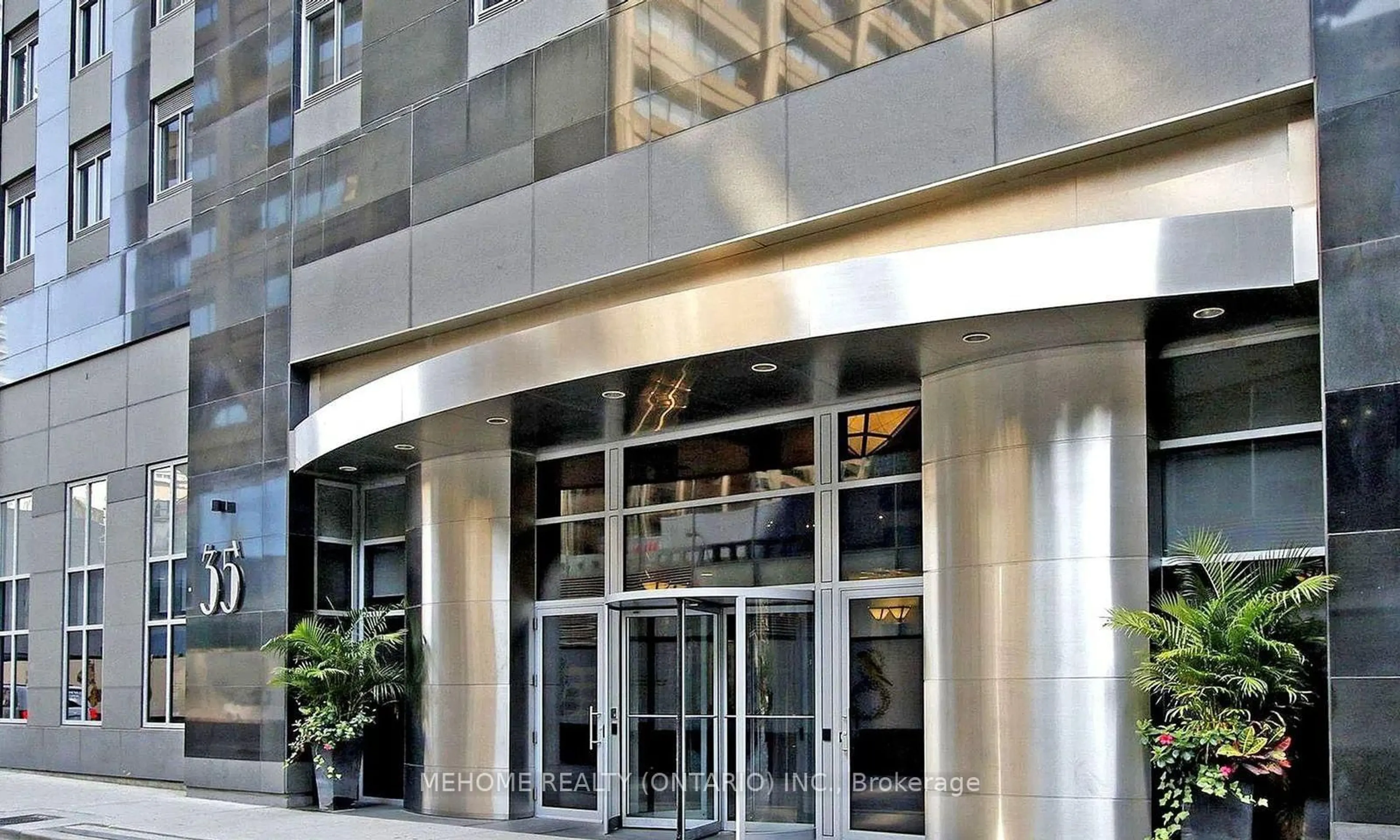 Lobby for 35 Balmuto St #3010, Toronto Ontario M4Y 0A3