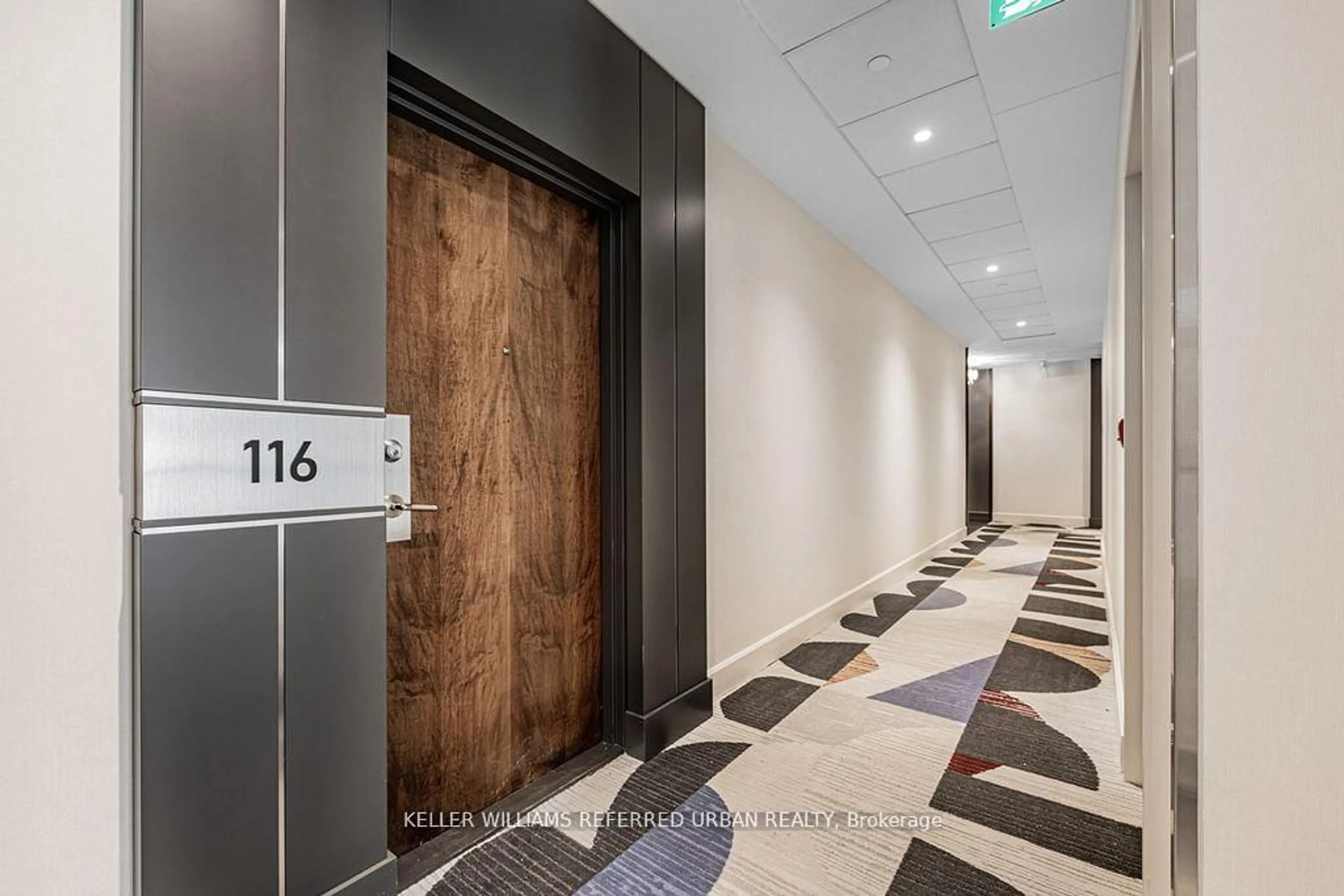 Indoor foyer for 701 Sheppard Ave #116, Toronto Ontario M3H 0B2