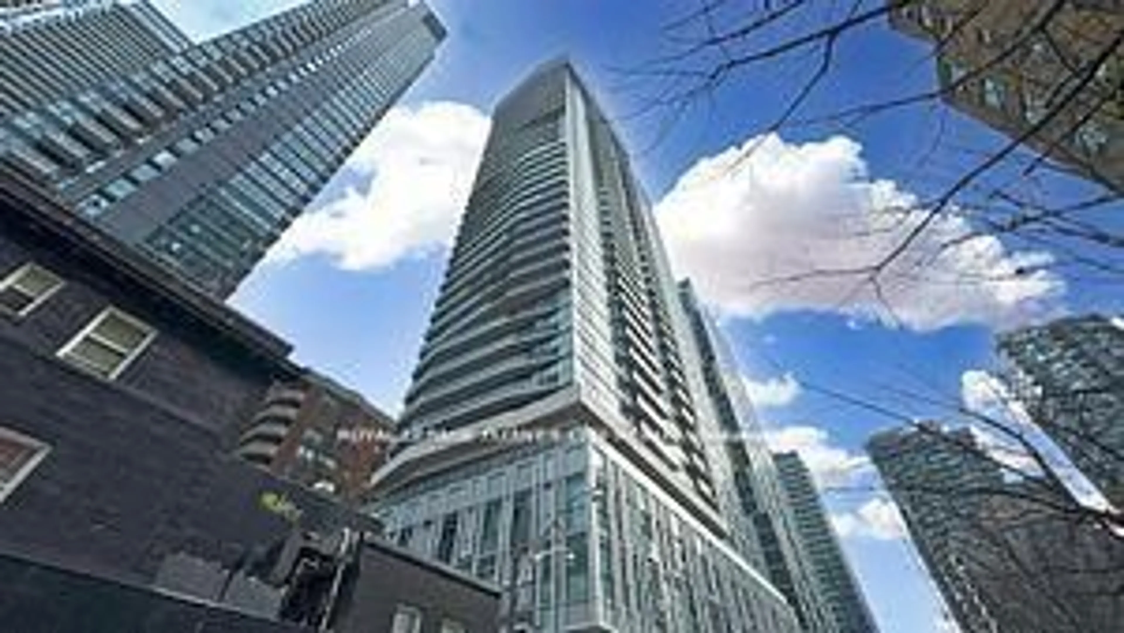 Unknown for 77 Mutual St #1702, Toronto Ontario M5B 0B9