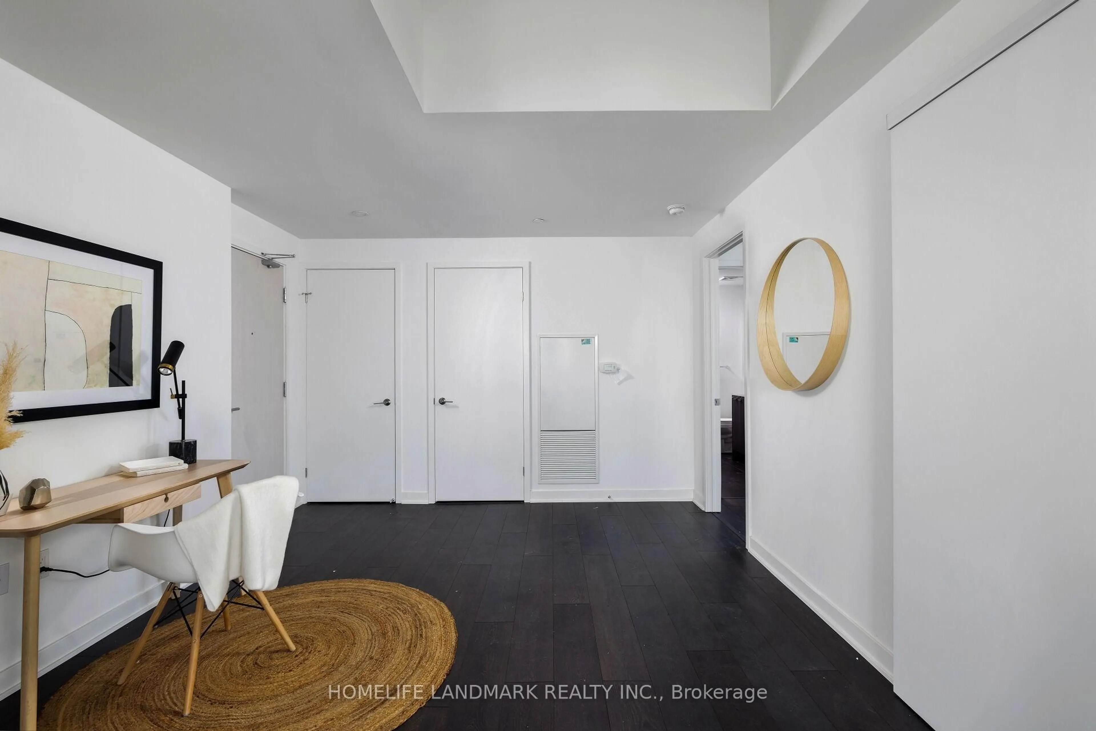 Indoor entryway for 115 Blue Jays Way #PH5001, Toronto Ontario M5V 0N4