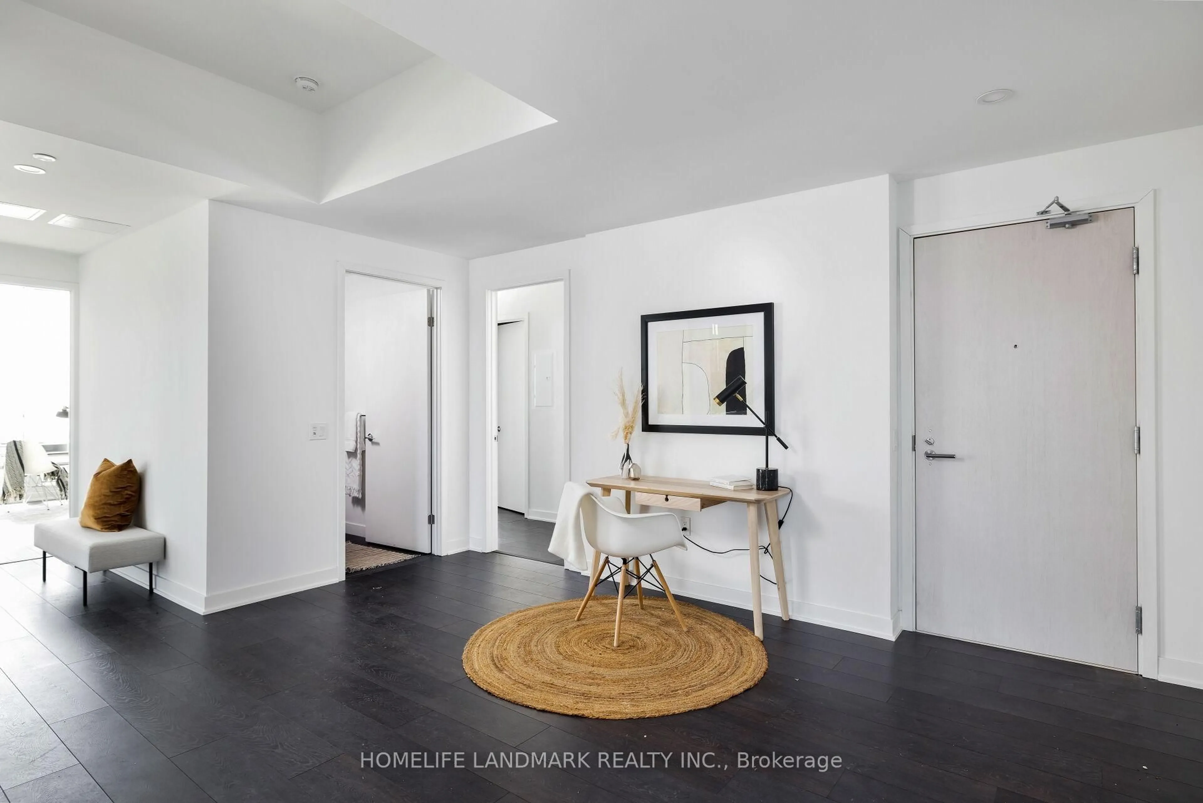 Indoor entryway for 115 Blue Jays Way #PH5001, Toronto Ontario M5V 0N4