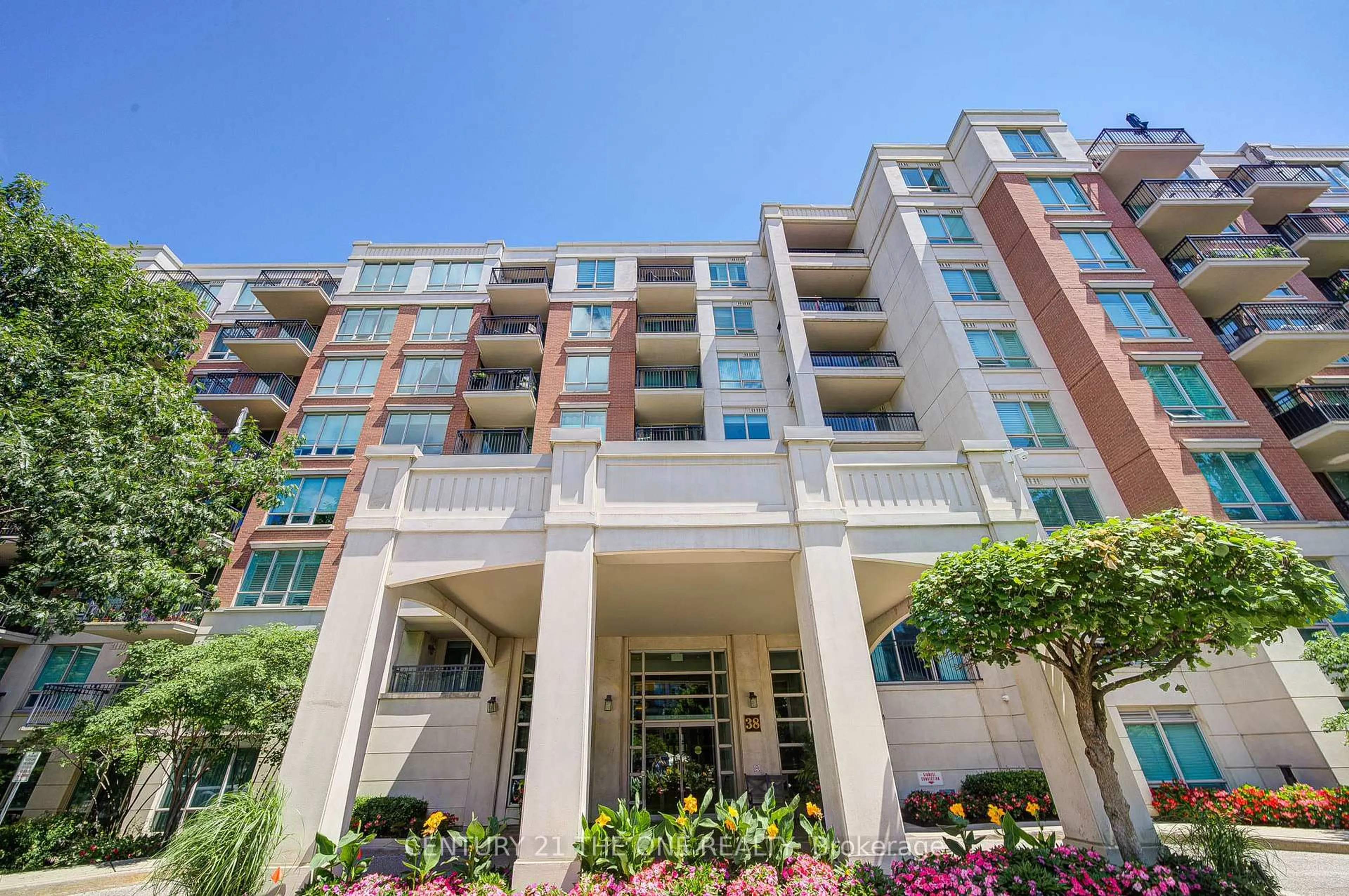 Indoor foyer for 38 William Carson Cres #202, Toronto Ontario M2P 2H2