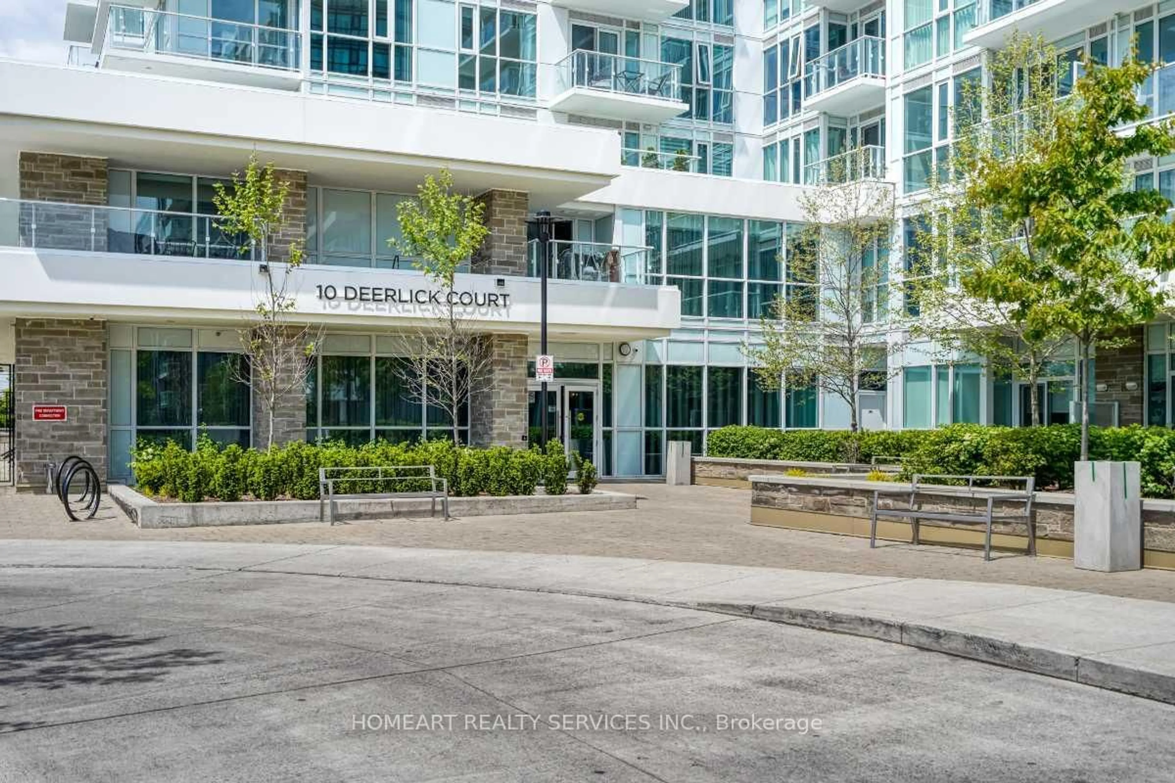 Indoor foyer for 10 Deerlick Crt #402, Toronto Ontario M3A 0A7