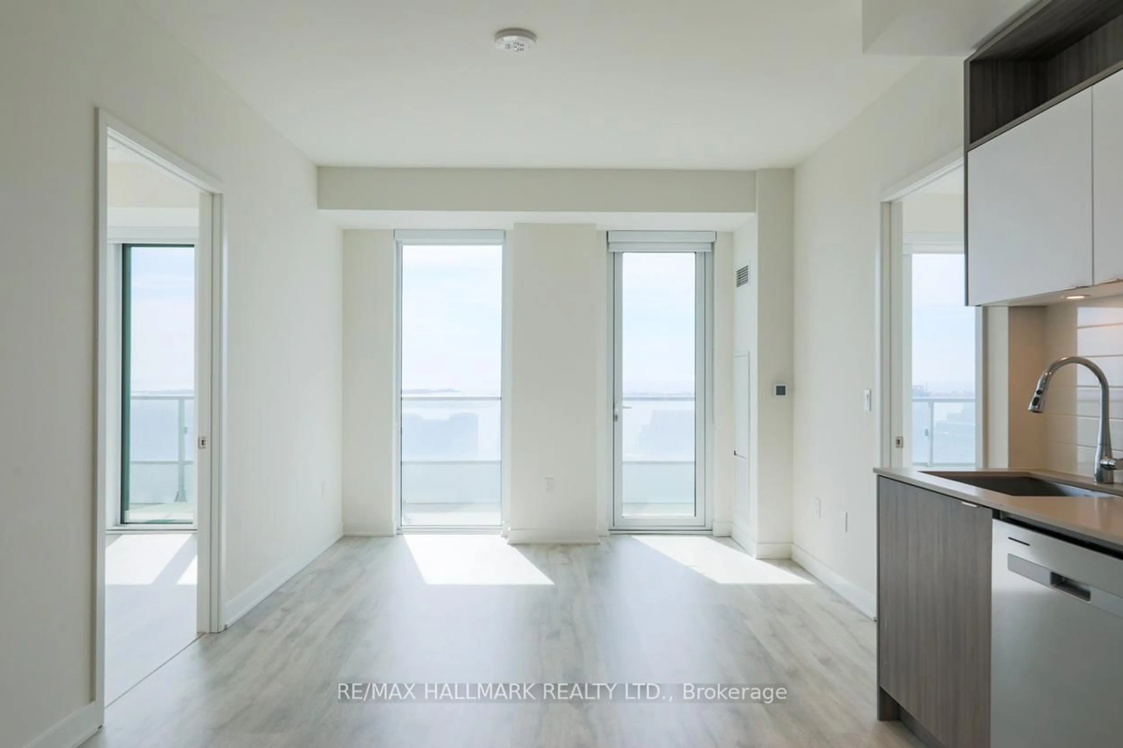 A pic of a room for 70 Princess St #2408, Toronto Ontario M5A 0X6