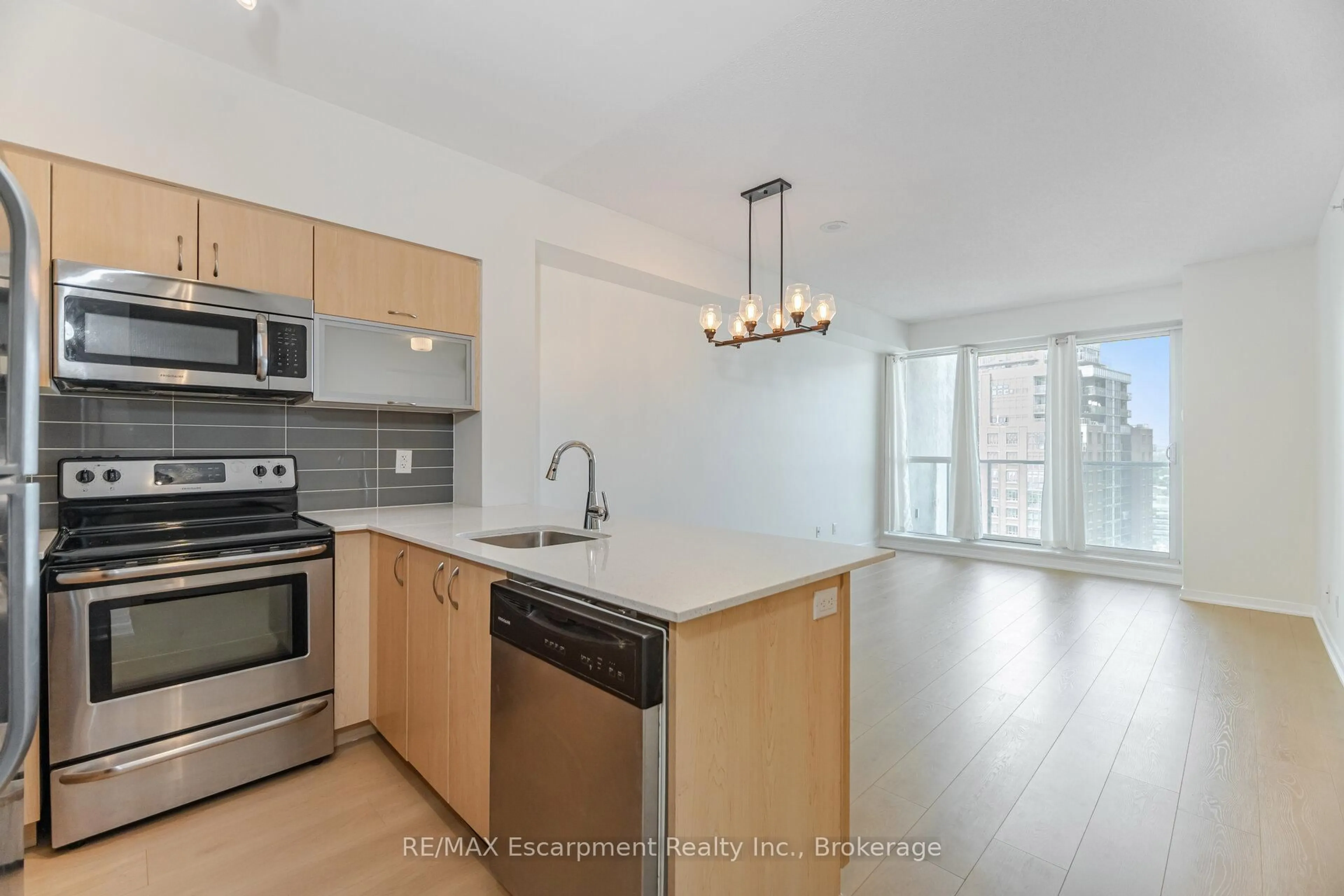 Standard kitchen, unknown for 150 East Liberty St #2301, Toronto Ontario M6K 3R5