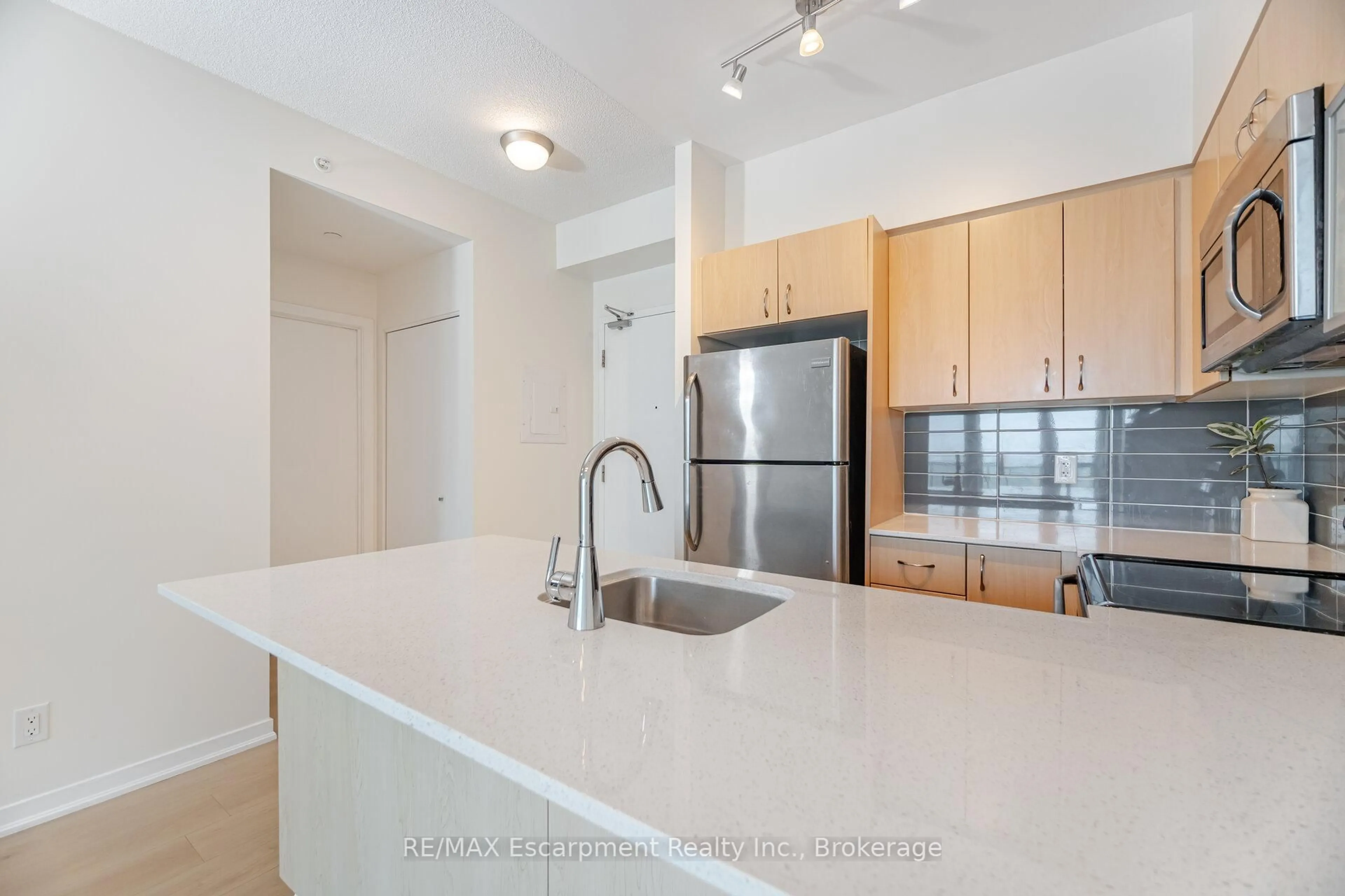 Standard kitchen, unknown for 150 East Liberty St #2301, Toronto Ontario M6K 3R5
