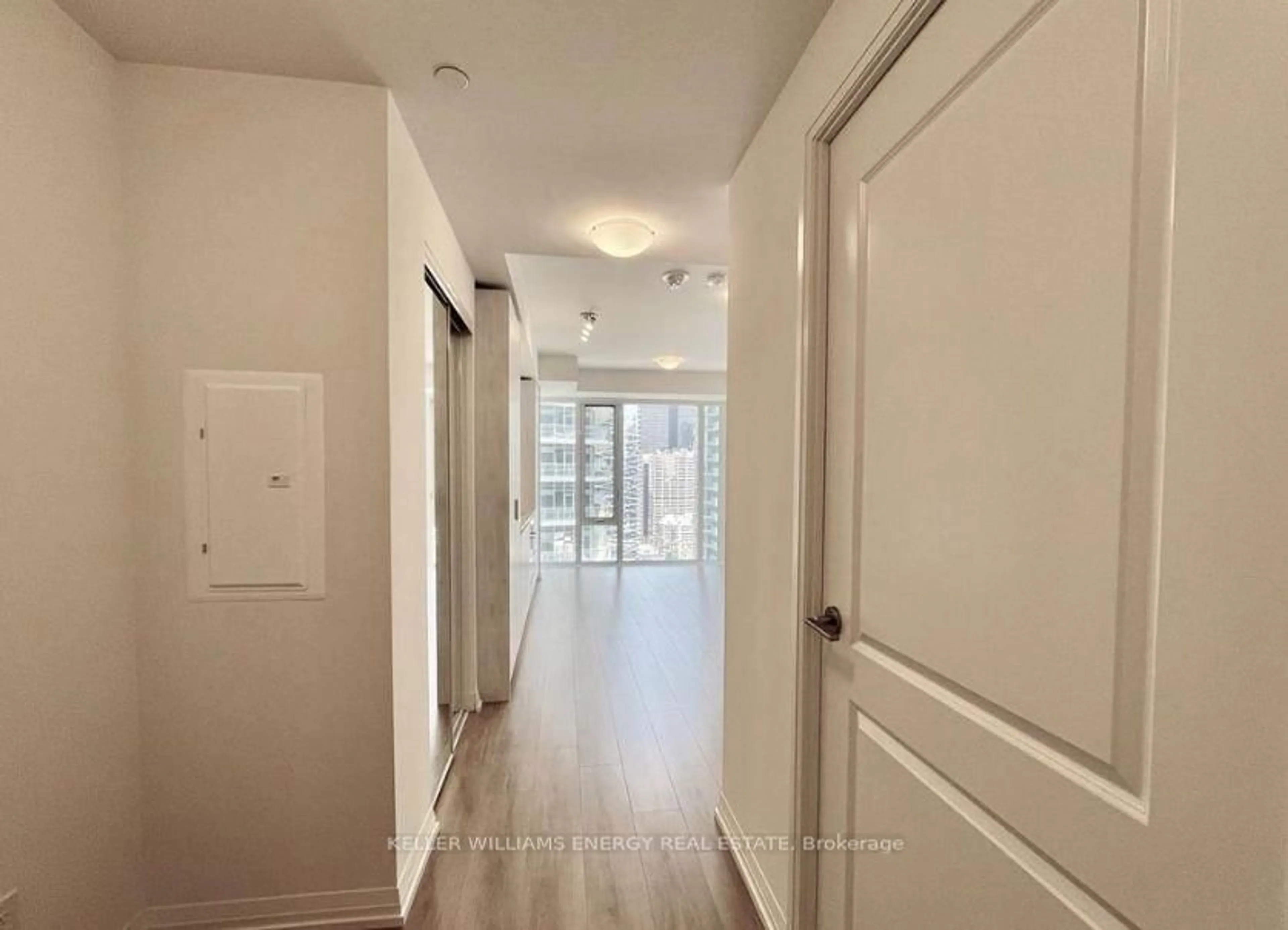 Indoor entryway for 8 Widmer St #4008, Toronto Ontario M5V 2E7