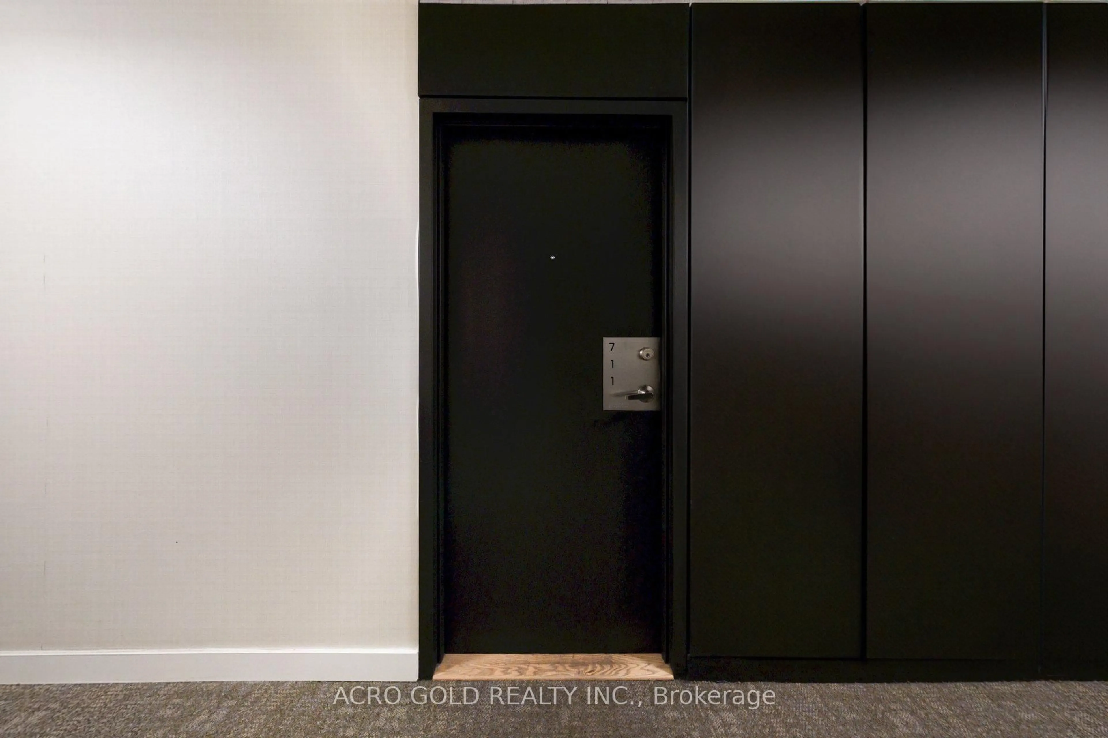 Indoor entryway for 15 Brunel Crt #711, Toronto Ontario M5V 3Y4